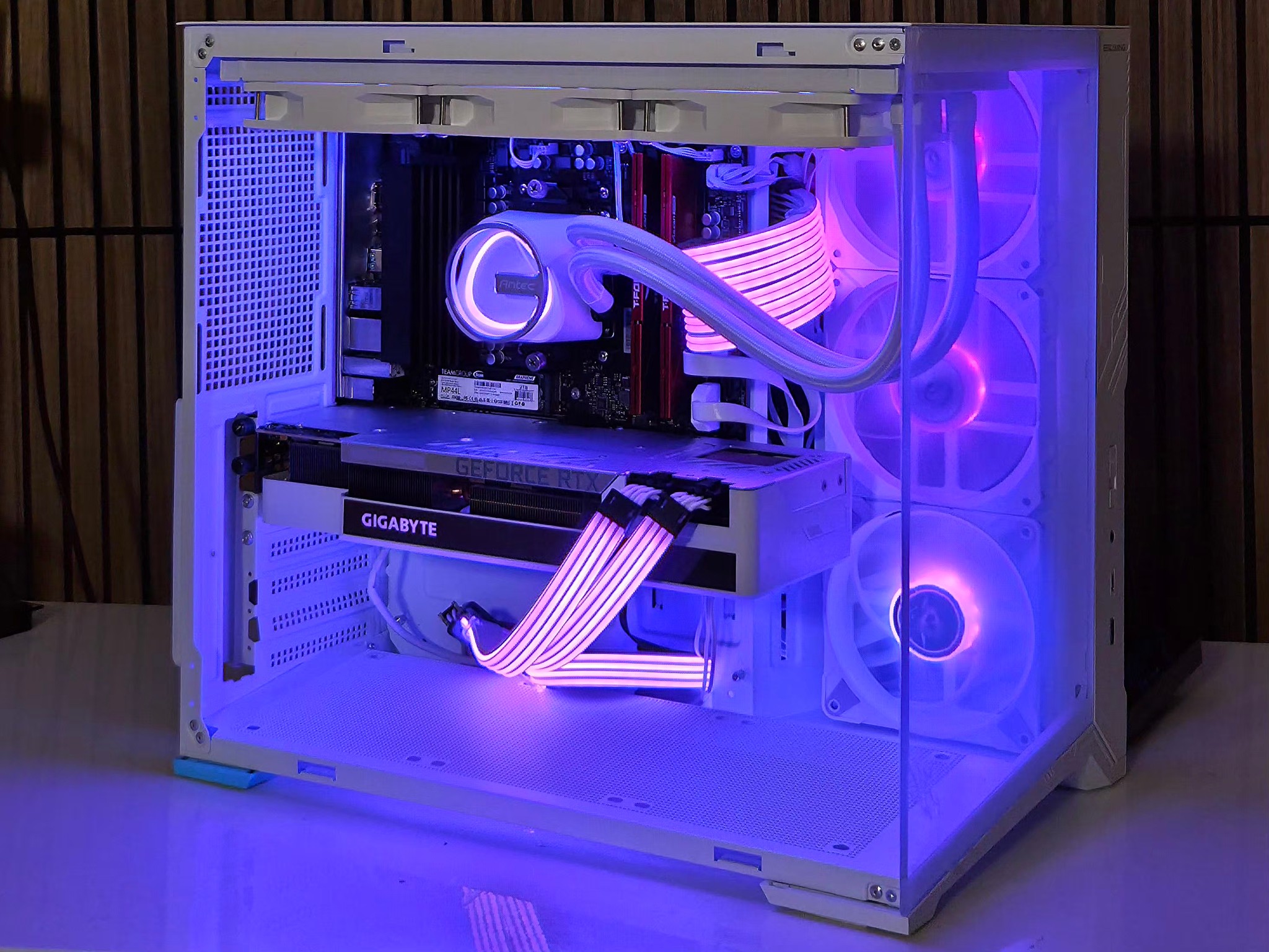 WHITEOUT Gaming PC| 7500X3D | 32GB DDR5 | RTX 3080TI 12GB |1TB NVME  | Lian LI  | Windows 11 | WIFI