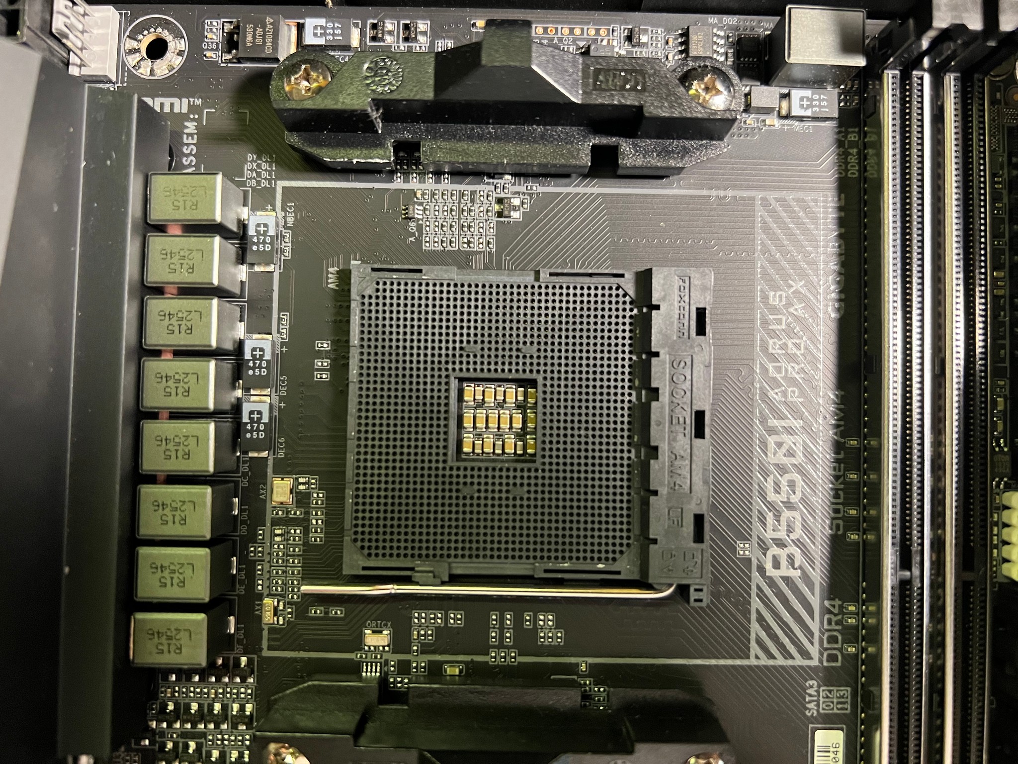 GIGABYTE B550I AORUS PRO AX AMD AM4 ITX Motherboard