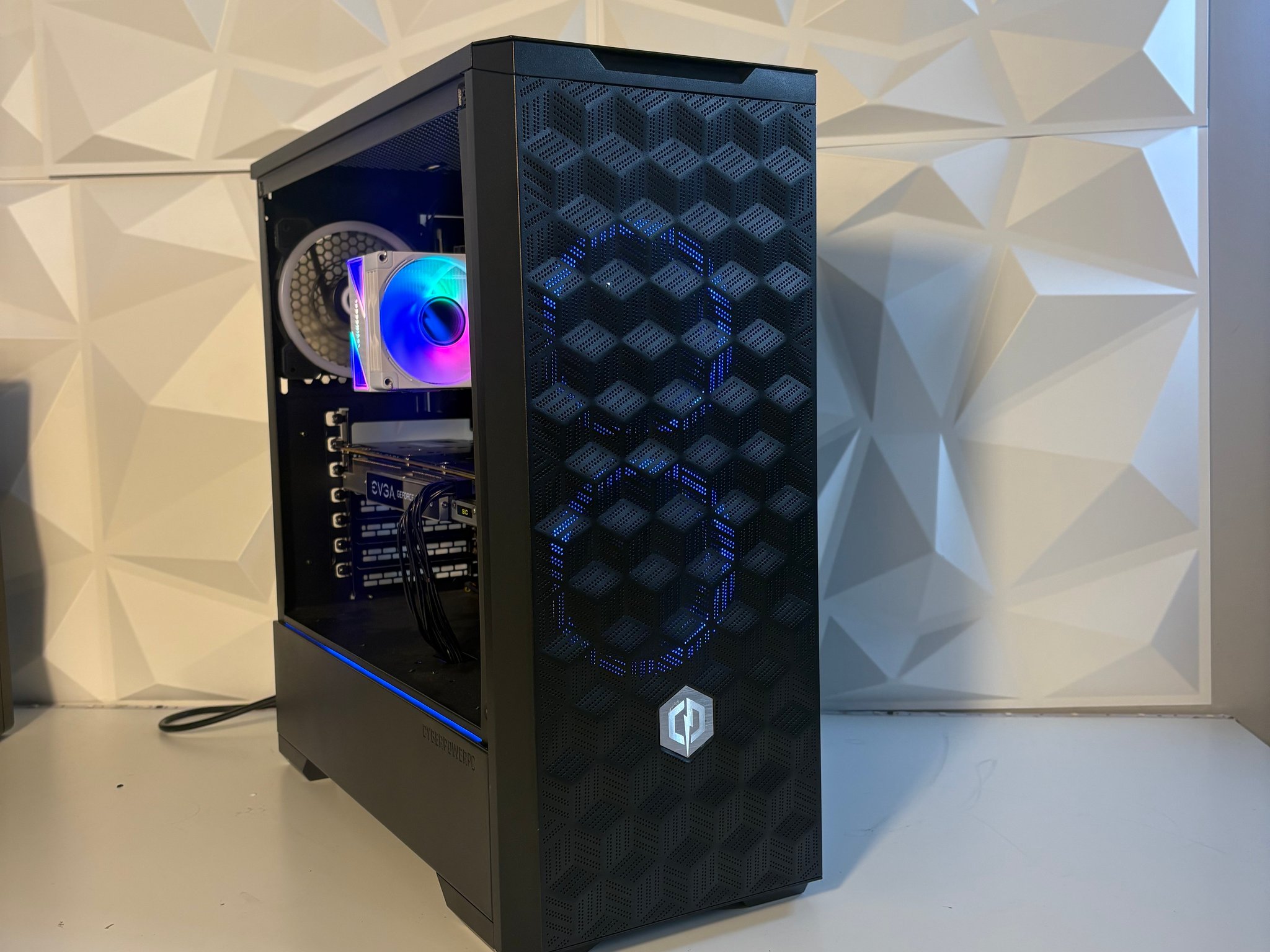 //RGB Gaming PC//  - GTX 1070 8GB, i7 7700K, 512GB, 16GB DDR4