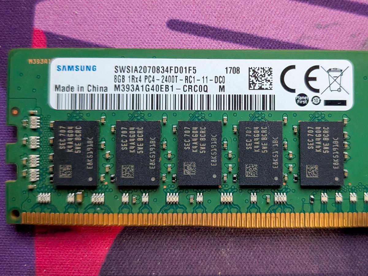 HP Samsung 16GB ECC DDR4 PC4-2400T 2x8GB M393A1G40EB Server Memory