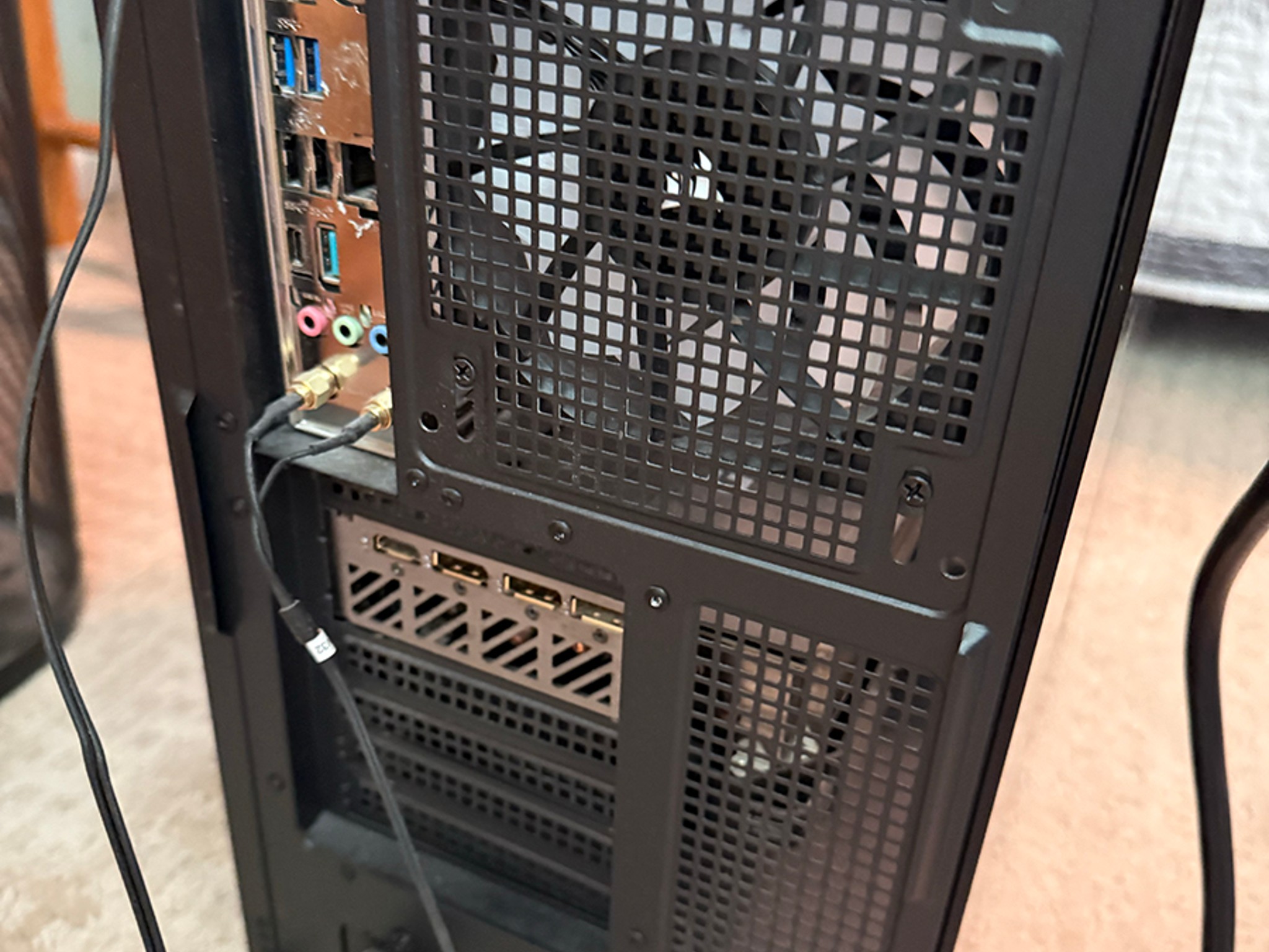 Gaming PC - RTX 4090, i7-13700KF, 32GB RAM, 2TB NVMe SSD