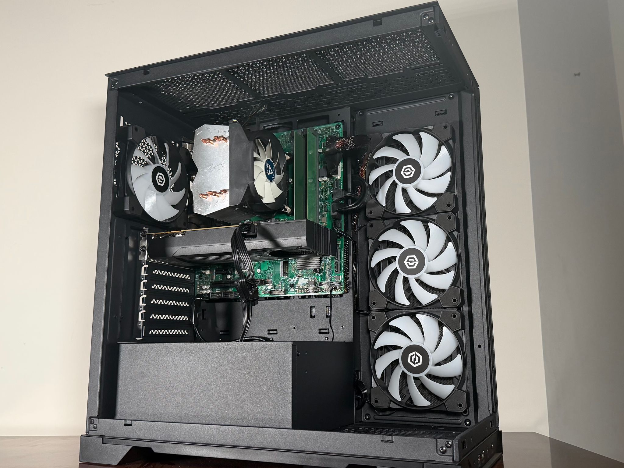 👽Value 1080p Monster👽 i7 7700 | GTX 1070 | 16GB RAM | 1.25TB Storage