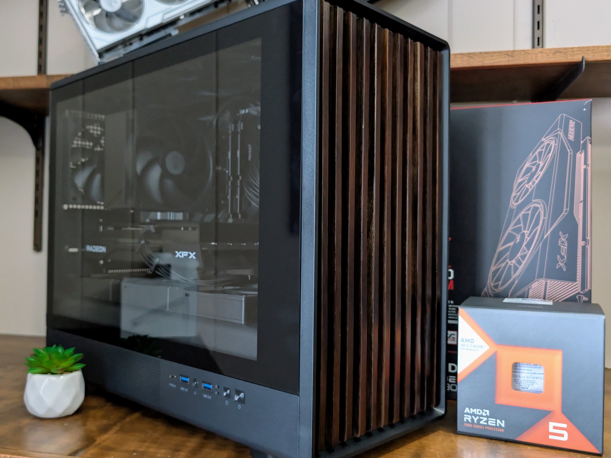🪵 MODERN WOODEN STEALTH: RYZEN 5 7600X3D + 32GB DDR5 6000MT CL36 + RX 9060 XT 16GB 🪵