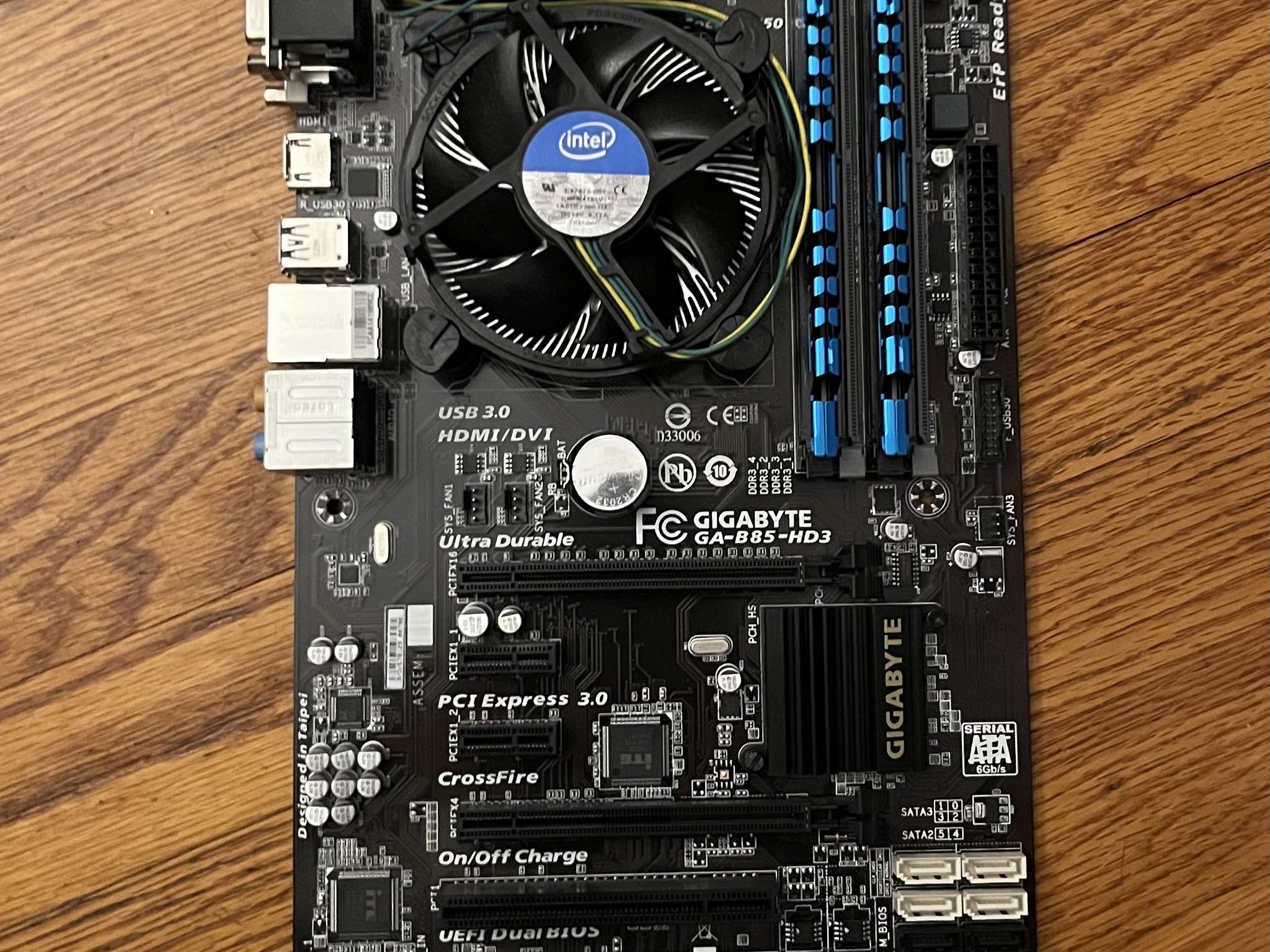 Gigabyte B85 motherboard with i5-4460 and 16GB RAM