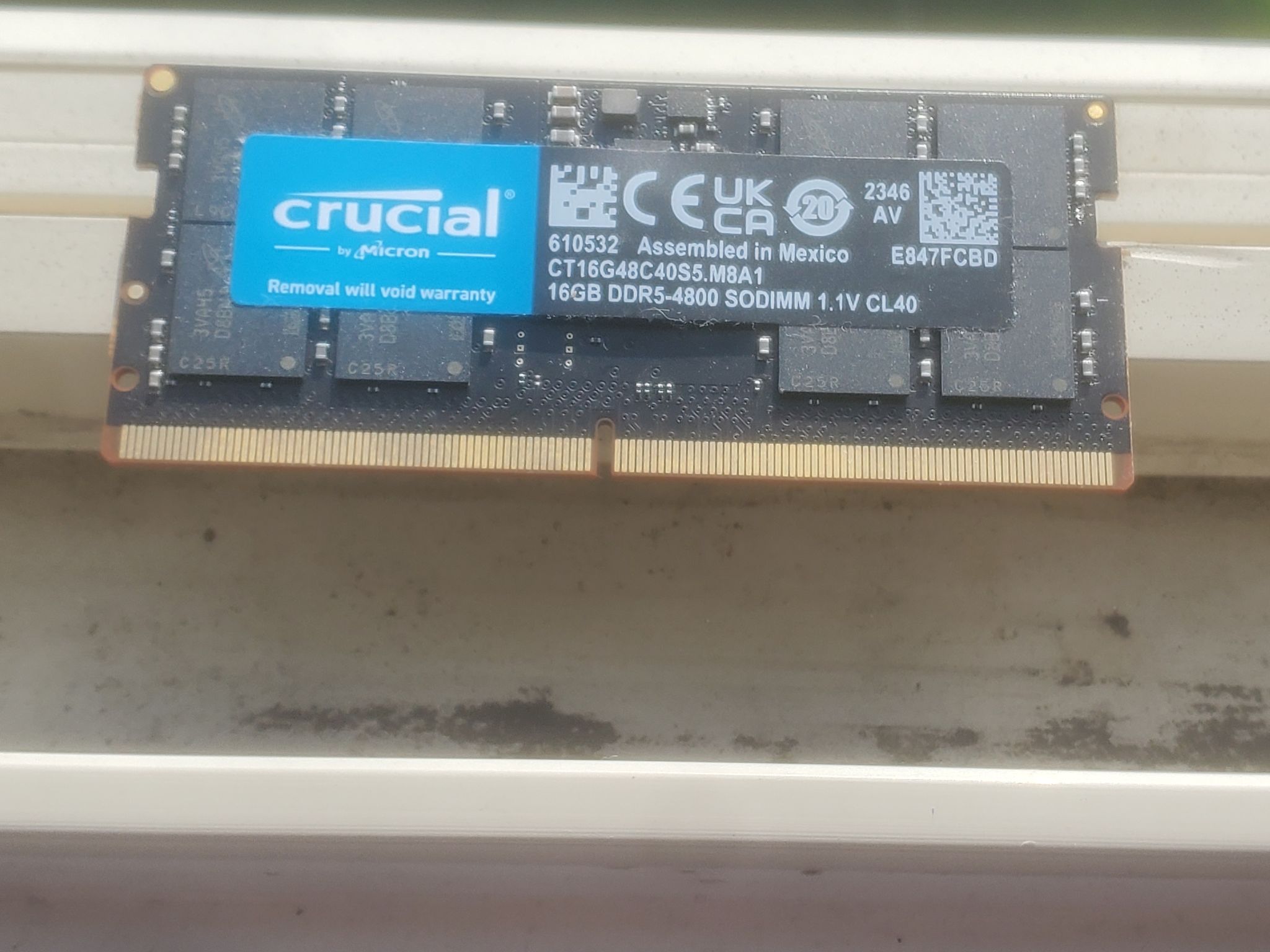 1x Crucial DDR5 4800 SODIMM CL40