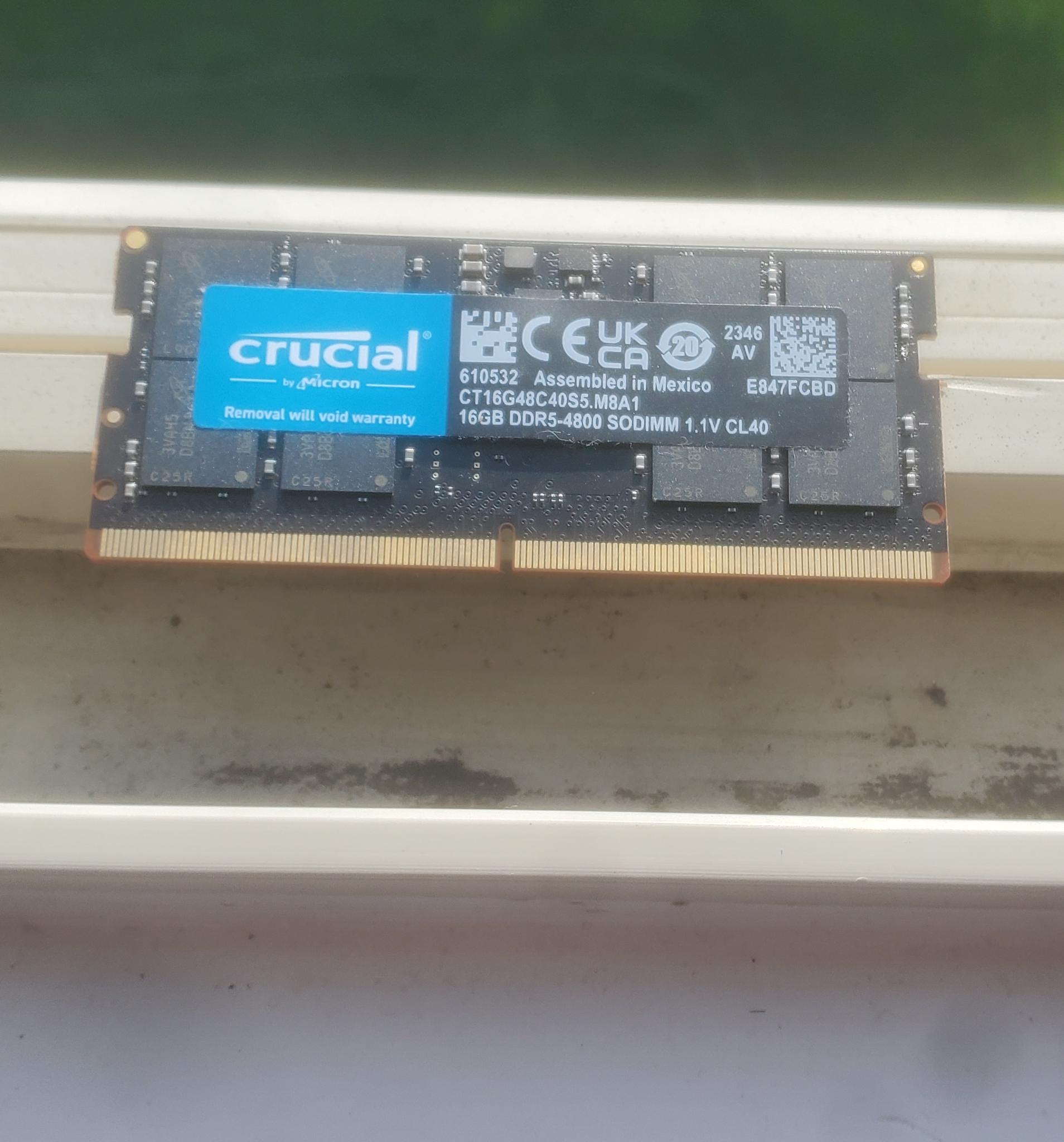 1x Crucial DDR5 4800 SODIMM CL40