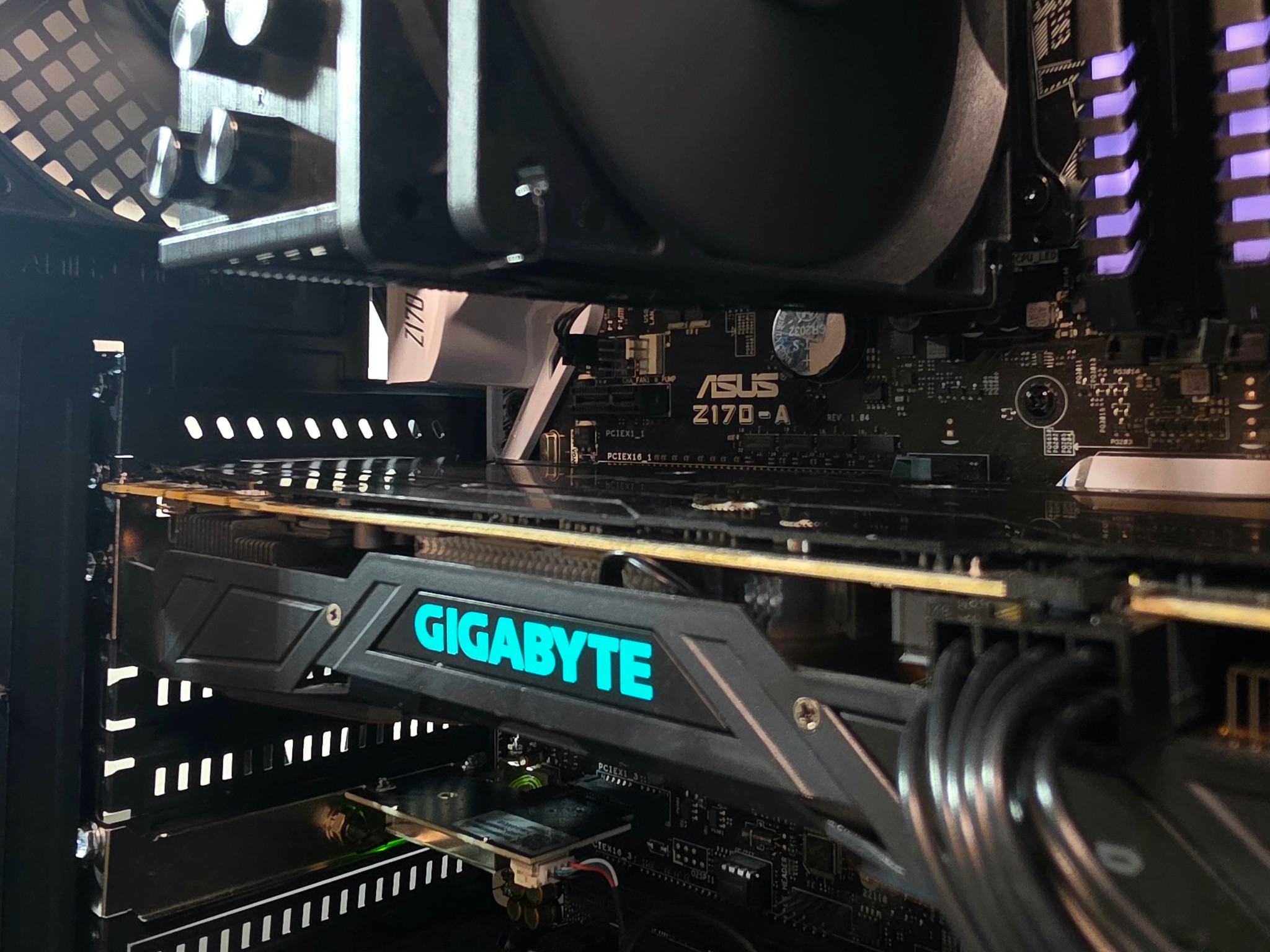 Budget Gaming PC / i7 6700k / GTX 1070 / 16GB DDR4 / 512GB SSD / Wi-Fi & BT