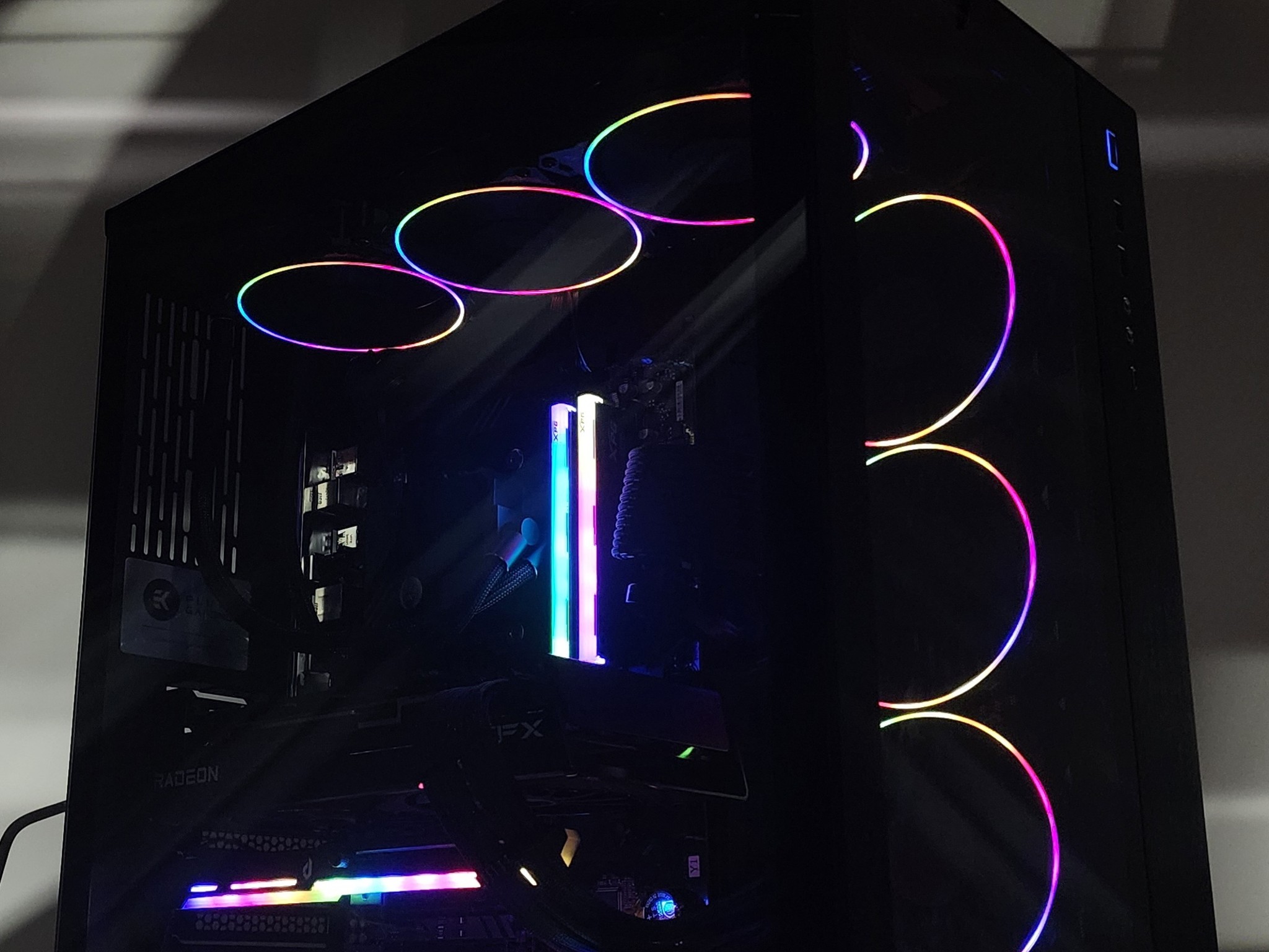 Gaming PC Ryzen 7 7800X3D 32GB RAM 1TB SSD RX 7800 XT 16GB Windows 11 PC