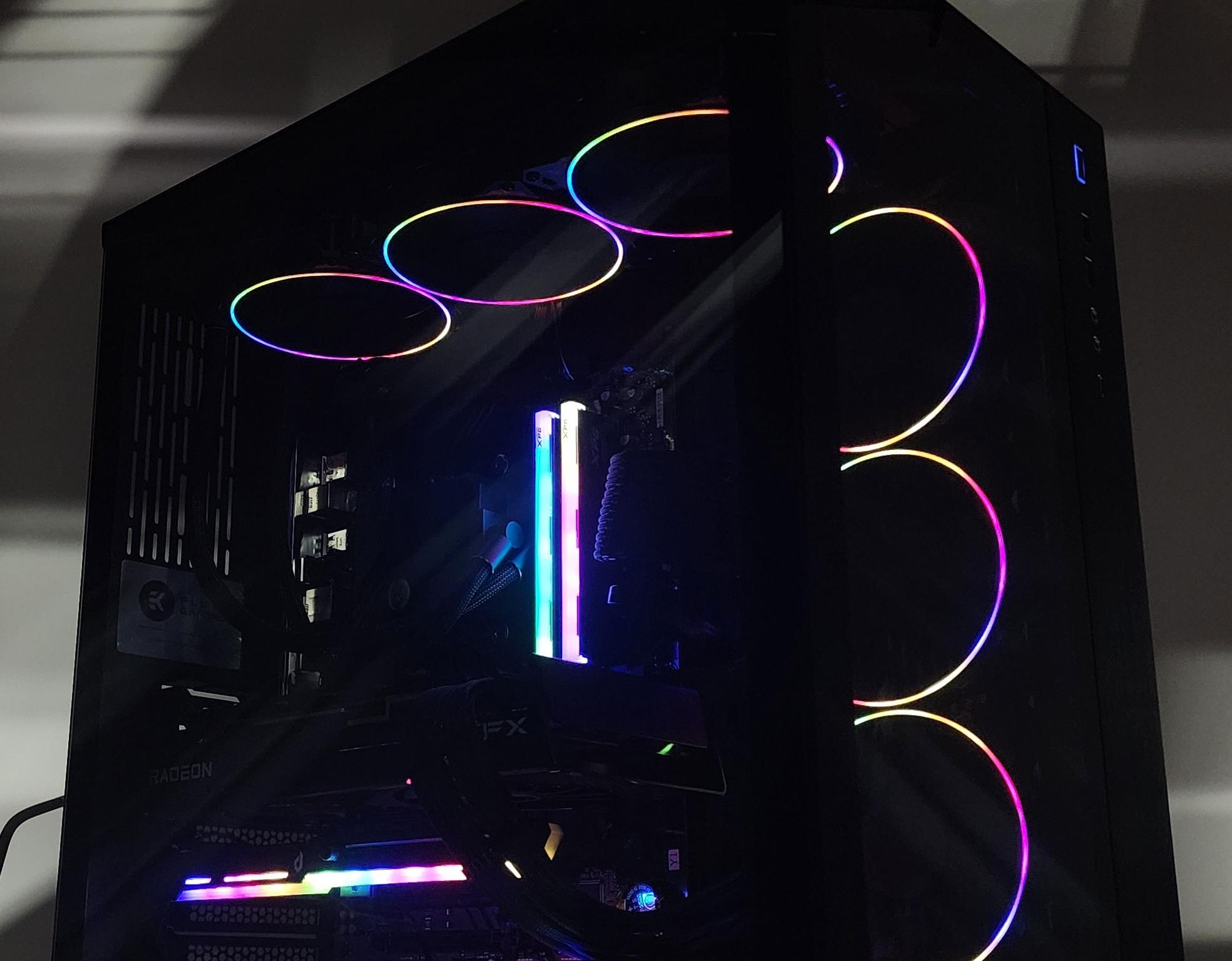Gaming PC Ryzen 7 7800X3D 32GB RAM 1TB SSD RX 7800 XT 16GB Windows 11 PC