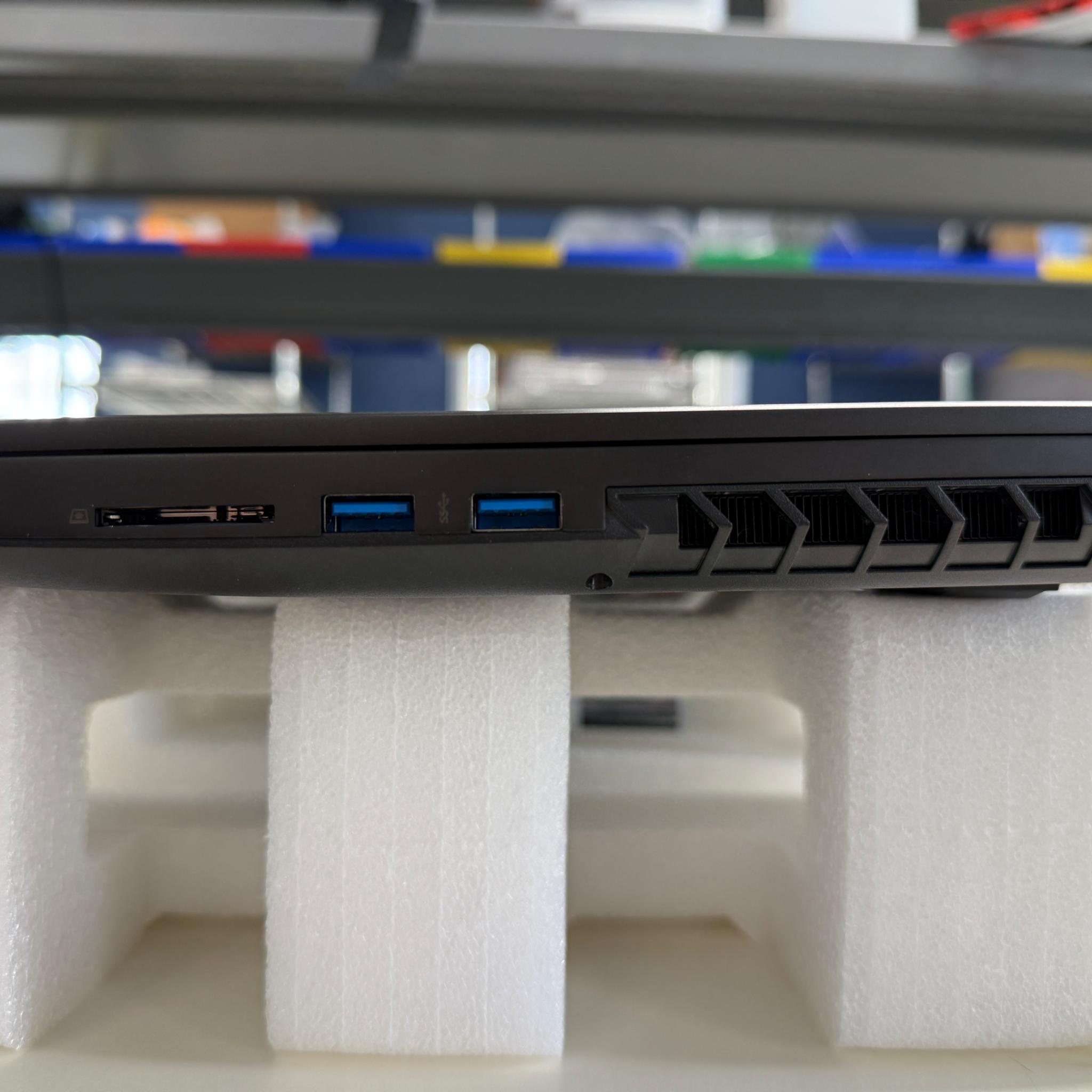 Eluktronics Mech-15 G3, i7-11800H, RTX 3070, 64GB Ram, 2TB SSD, 165HZ