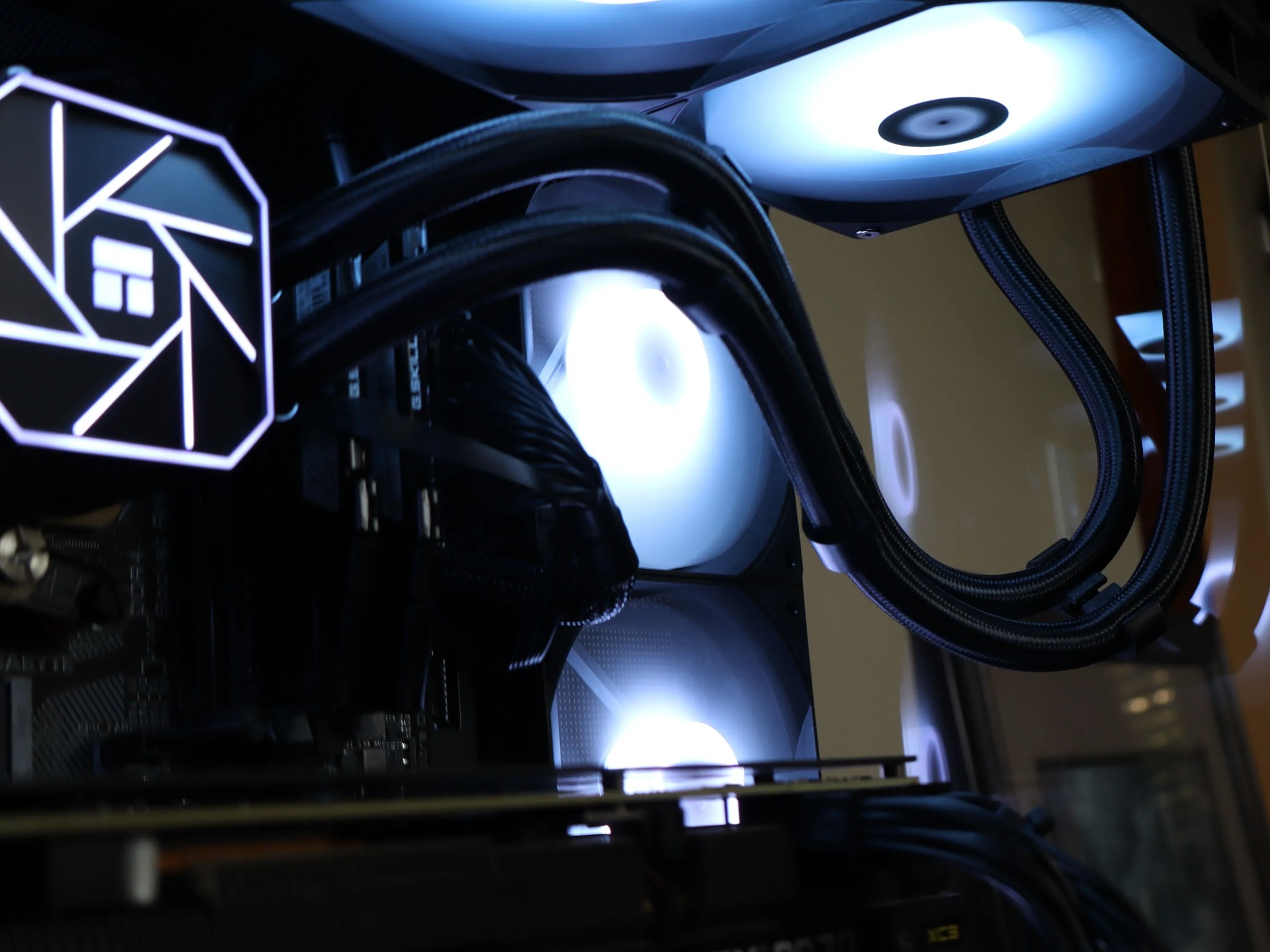 'Shadow' RTX 3070 Gaming PC, Ryzen 5 5600X, 32 GB DDR4, 1 TB SSD, RGB
