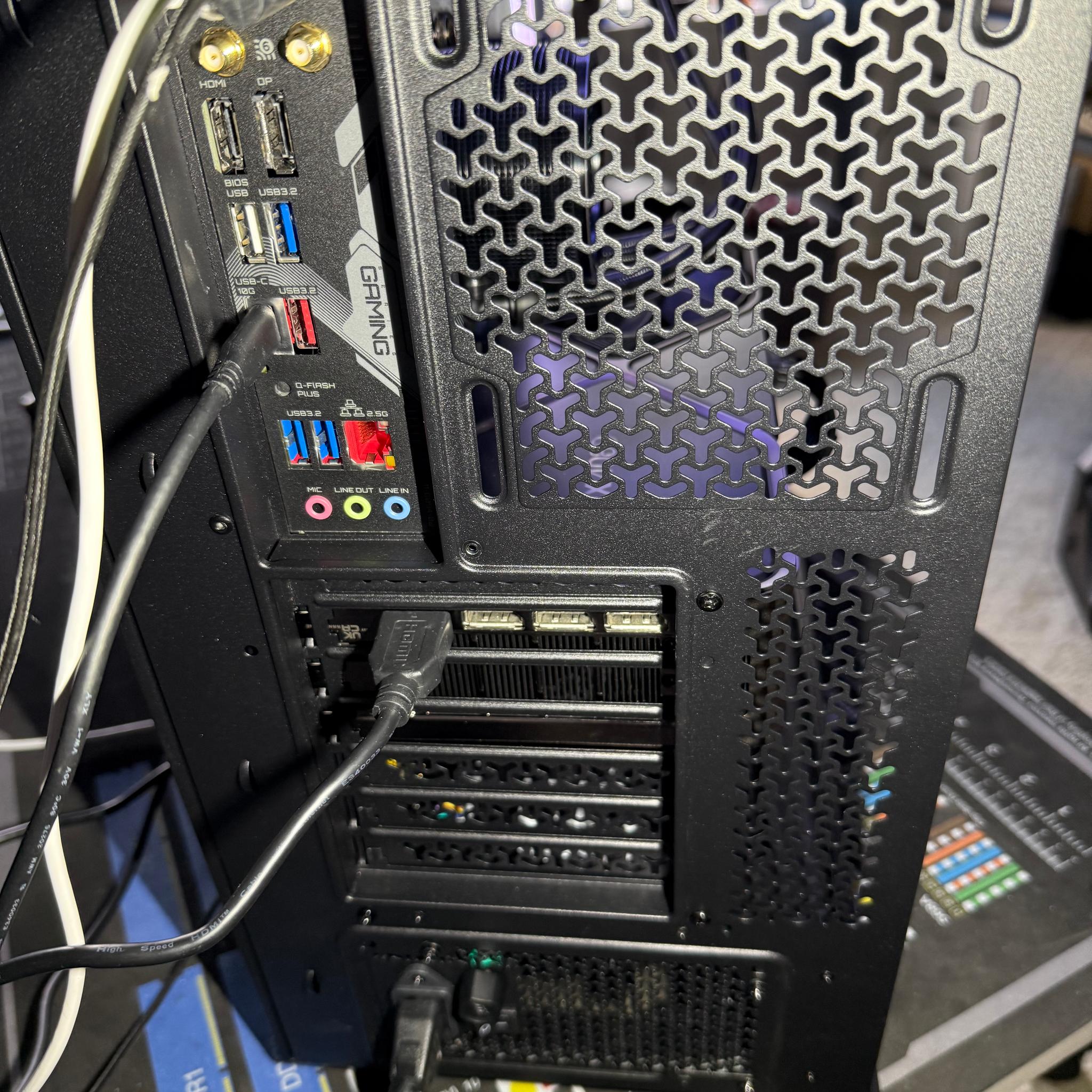 Custom RTX 4080 FE with AMD 9700X