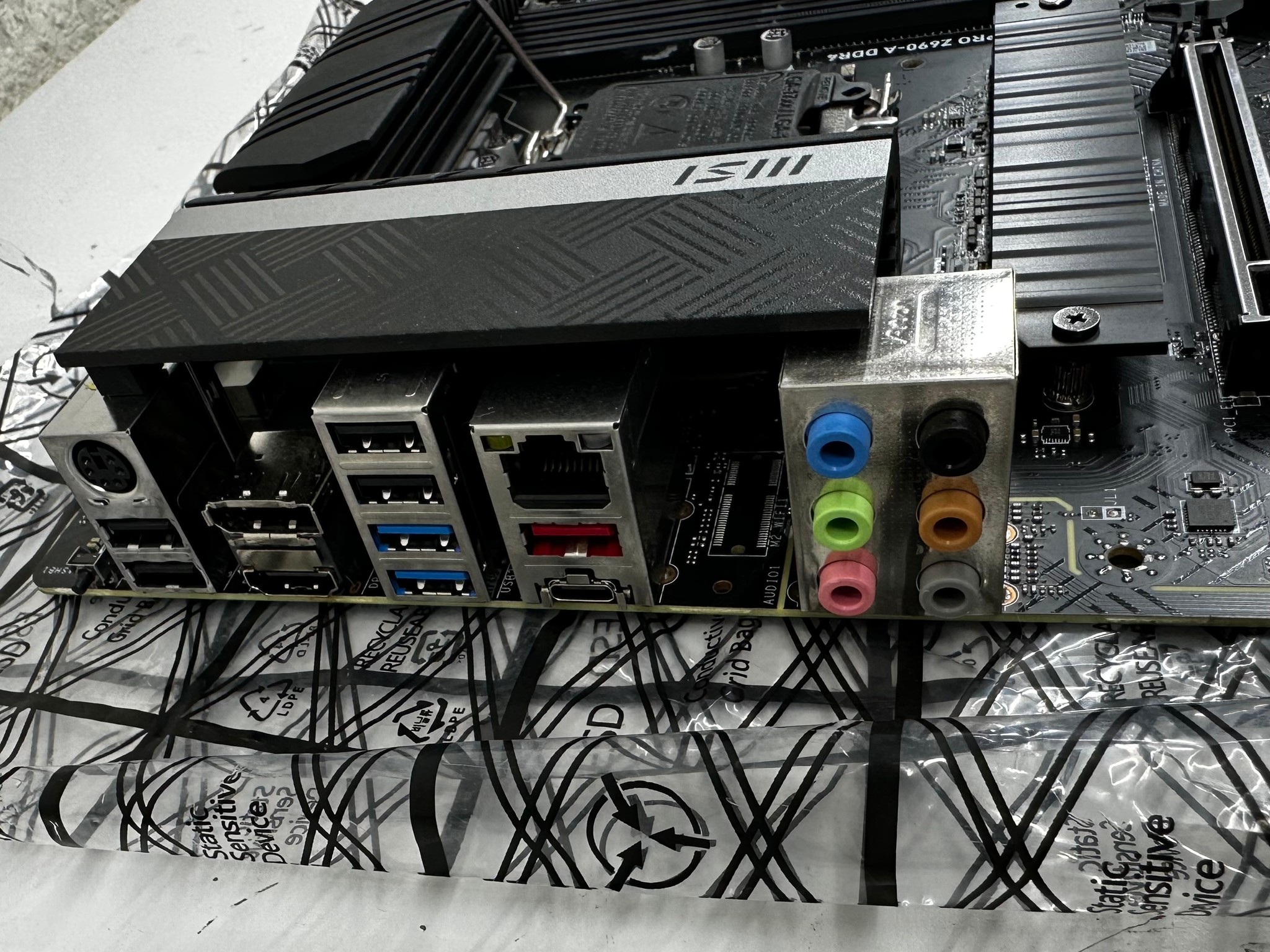 MSI Pro Z690-A DDR4 | Sealed IO Shield | LGA 1700