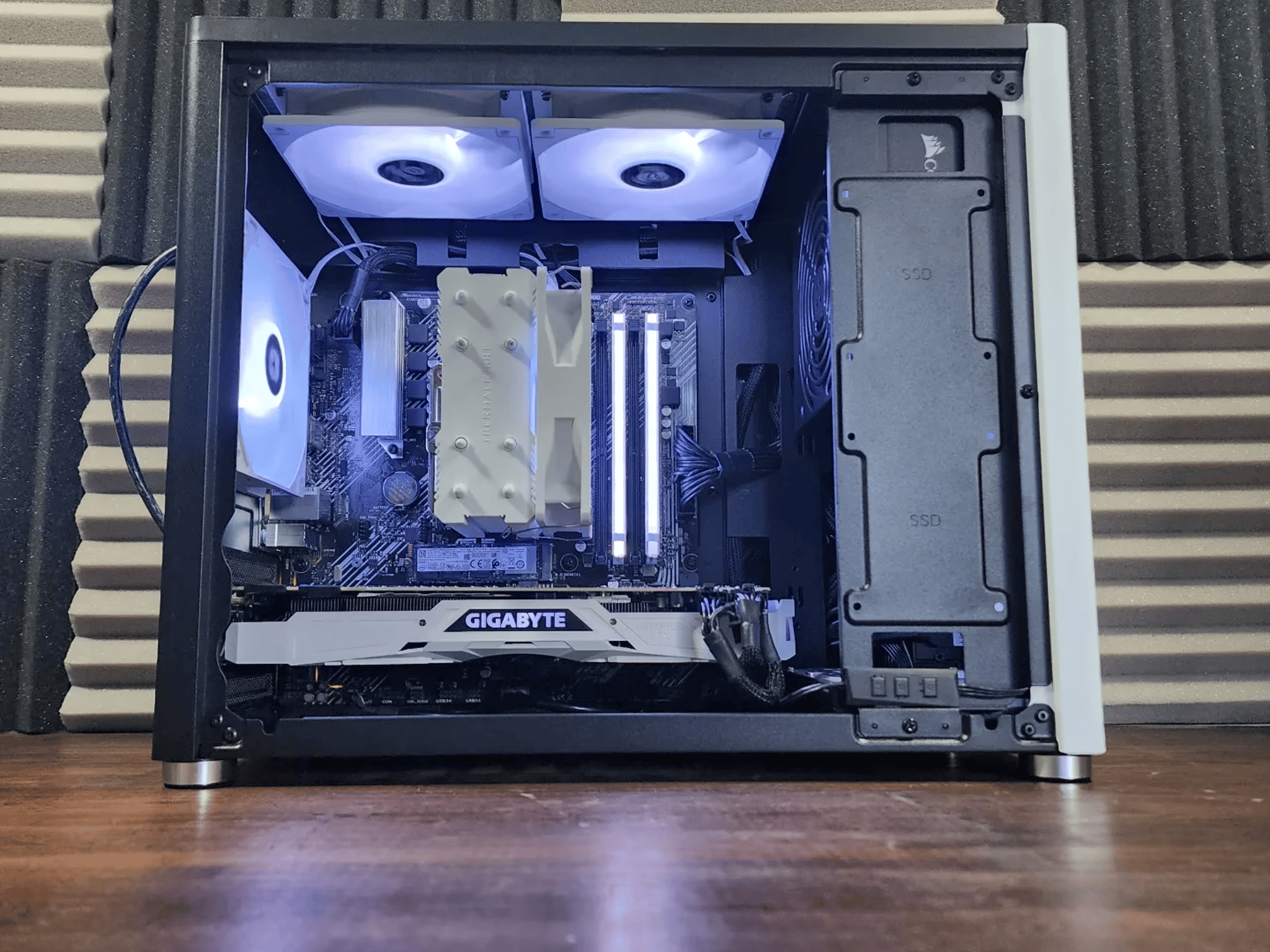 🤍🖤🤍 Gigabyte GeForce GTX 1080Ti 11GB // AMD Ryzen 7 2700X // Corsair Vengeance 16GB 2666MHz
