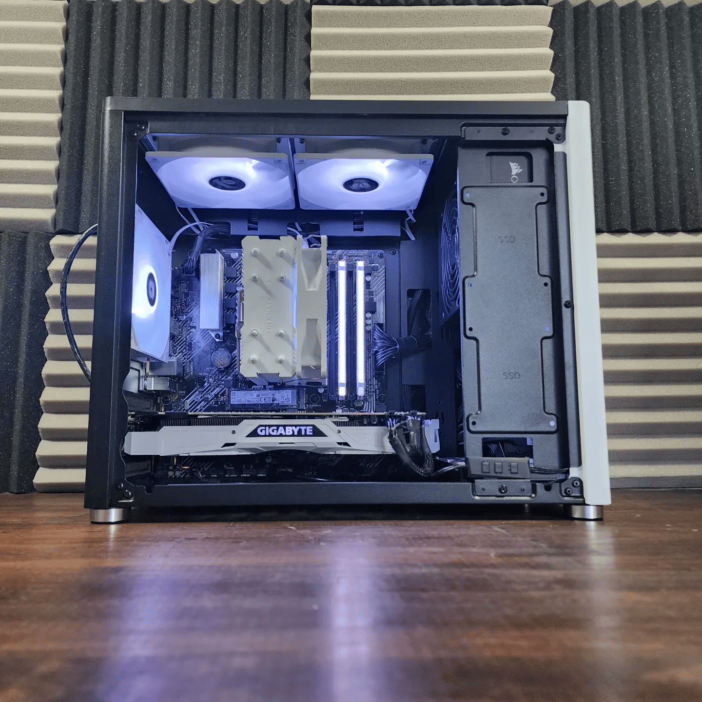 🤍🖤🤍 Gigabyte GeForce GTX 1080Ti 11GB // AMD Ryzen 7 2700X // Corsair Vengeance 16GB 2666MHz