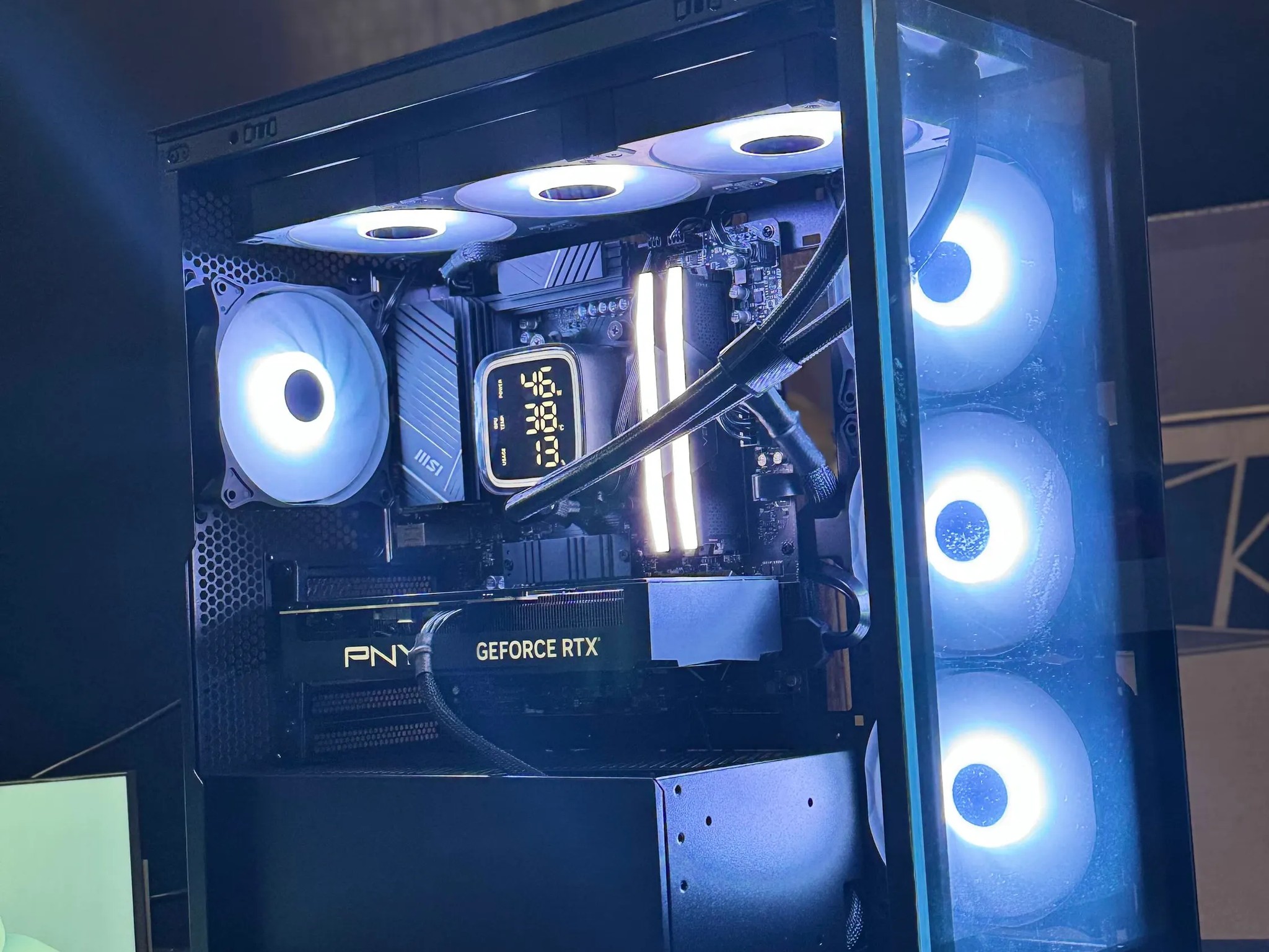 Midnight Phantom | RTX 4070 12 GB | 32 GB DDR5 | 1 TB SSD | Ryzen 5 7500F | High End Gaming PC