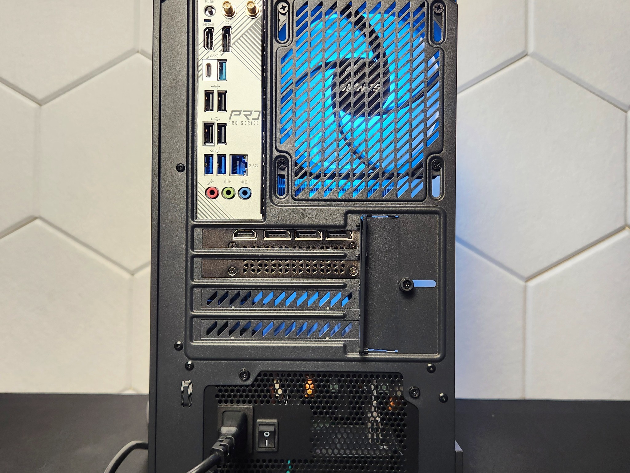 RTX 4060TI 8GB | Ryzen 7 8700F | 16GB DDR5 | 512GB SSD + 1TB HDD | Win 11 Home | WIFI+BT "Panda"