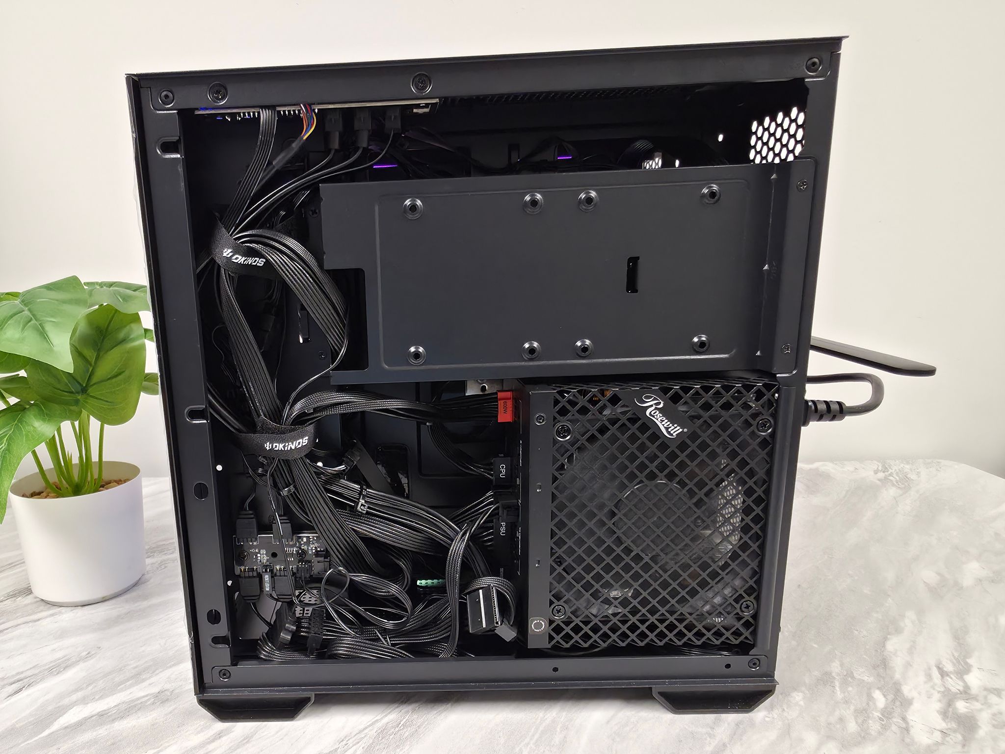 RTX 5070 Founders Edition Streaming Gaming PC Computer (Ryzen 7 7700x, 32GB DDR5 6000 MHz Wi-F-)
