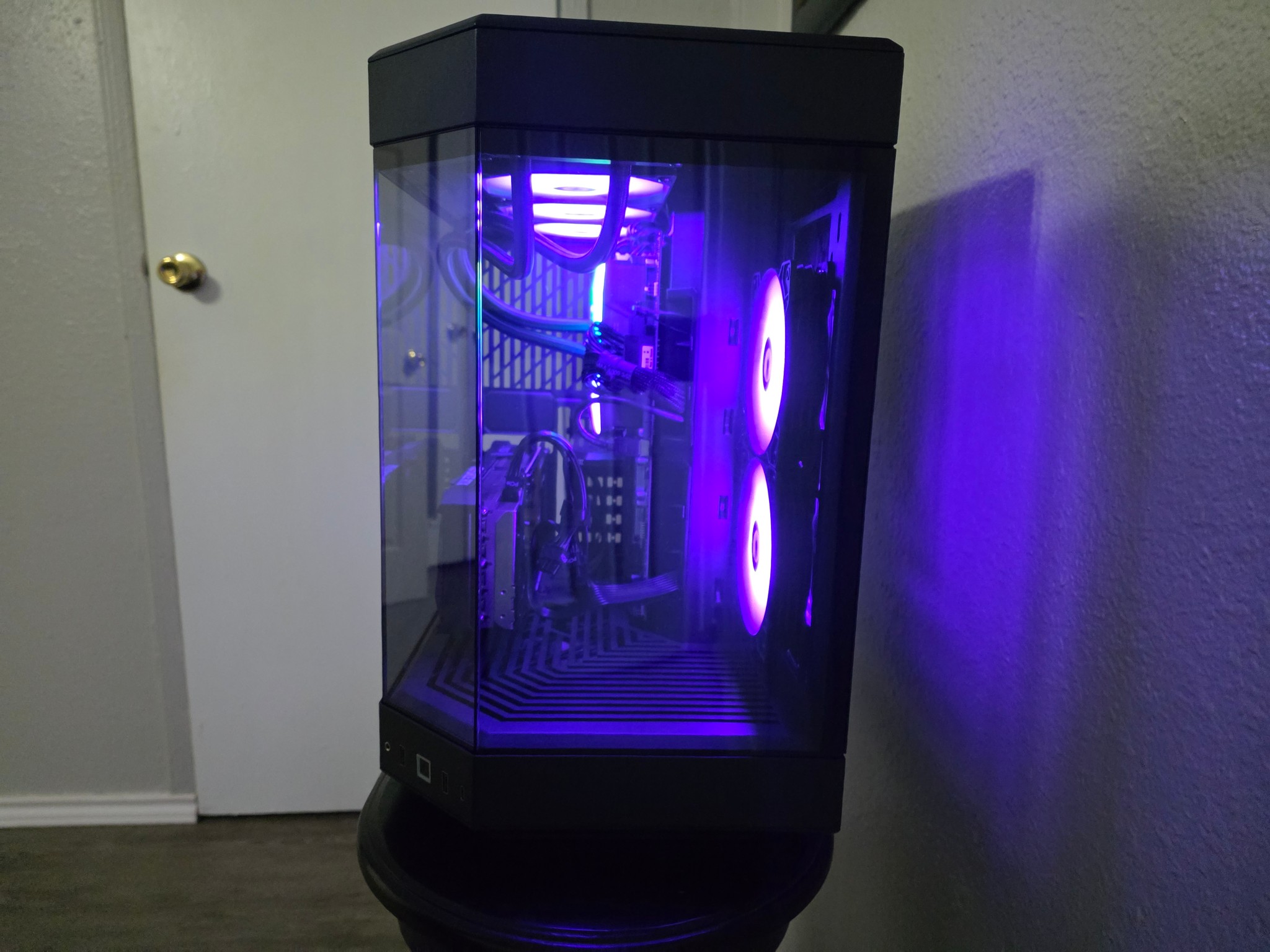 High-End RTX 3090 24GB / i9-14900K Gaming & AI PC – 96GB DDR5 – HYTE Y70