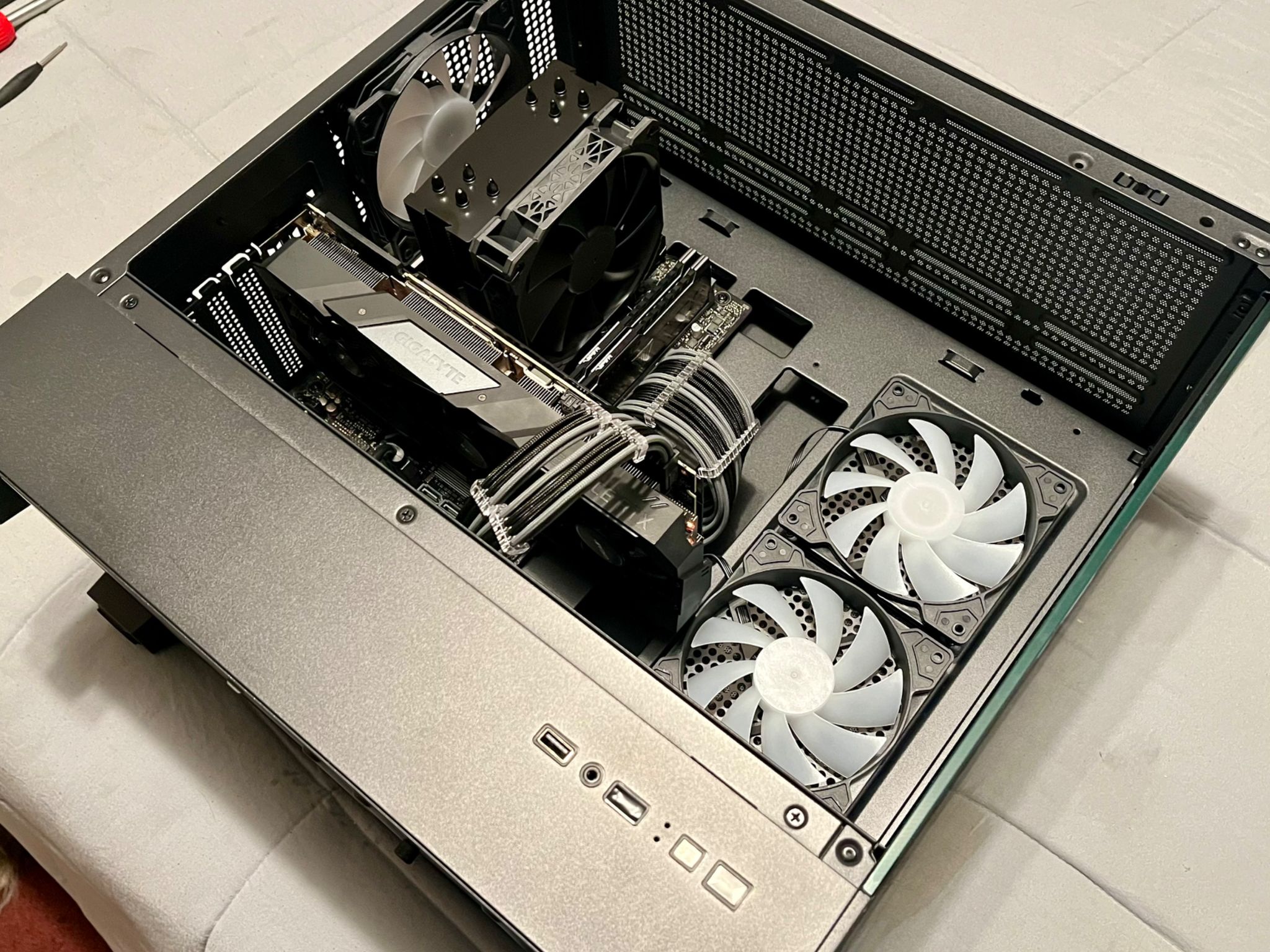 Mid Range Gaming PC |RTX 2080 // i7 9700K // 1TB NVME SSD|