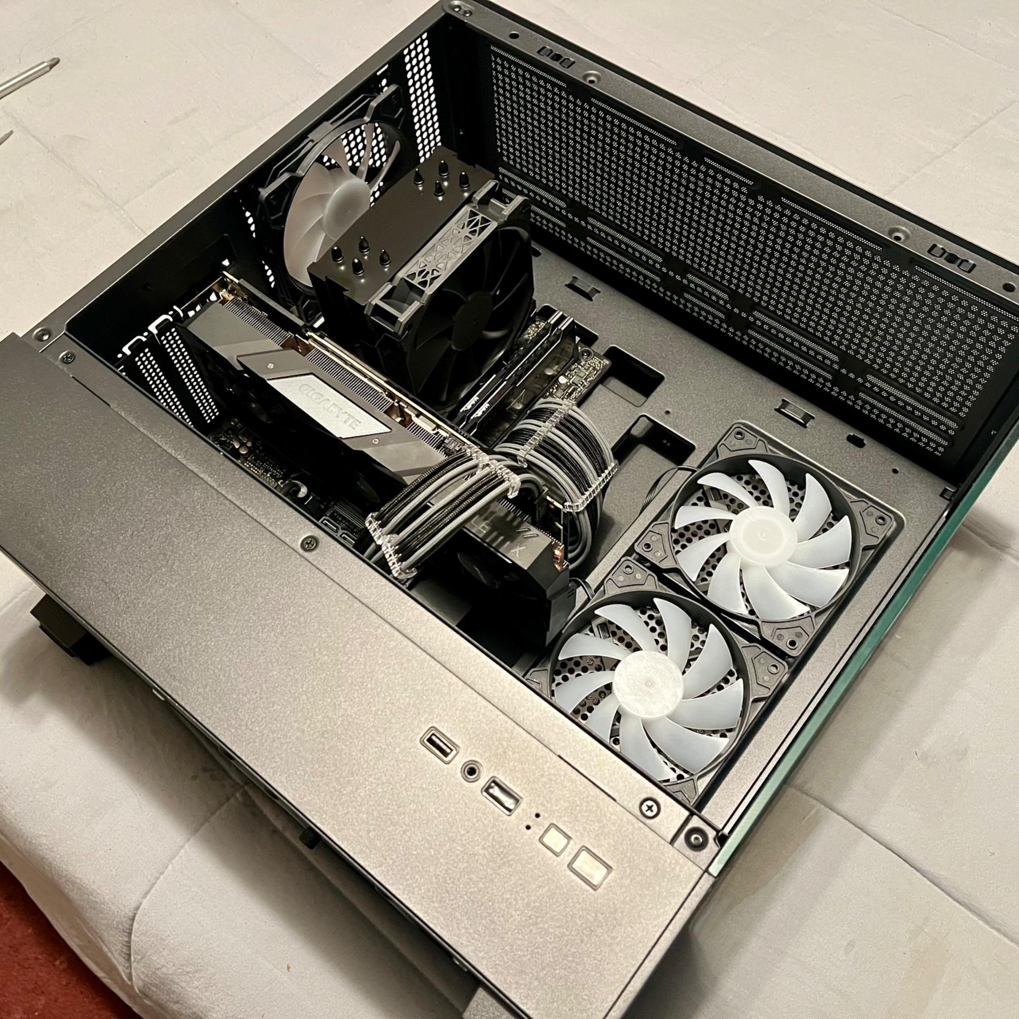 Mid Range Gaming PC |RTX 2080 // i7 9700K // 1TB NVME SSD|