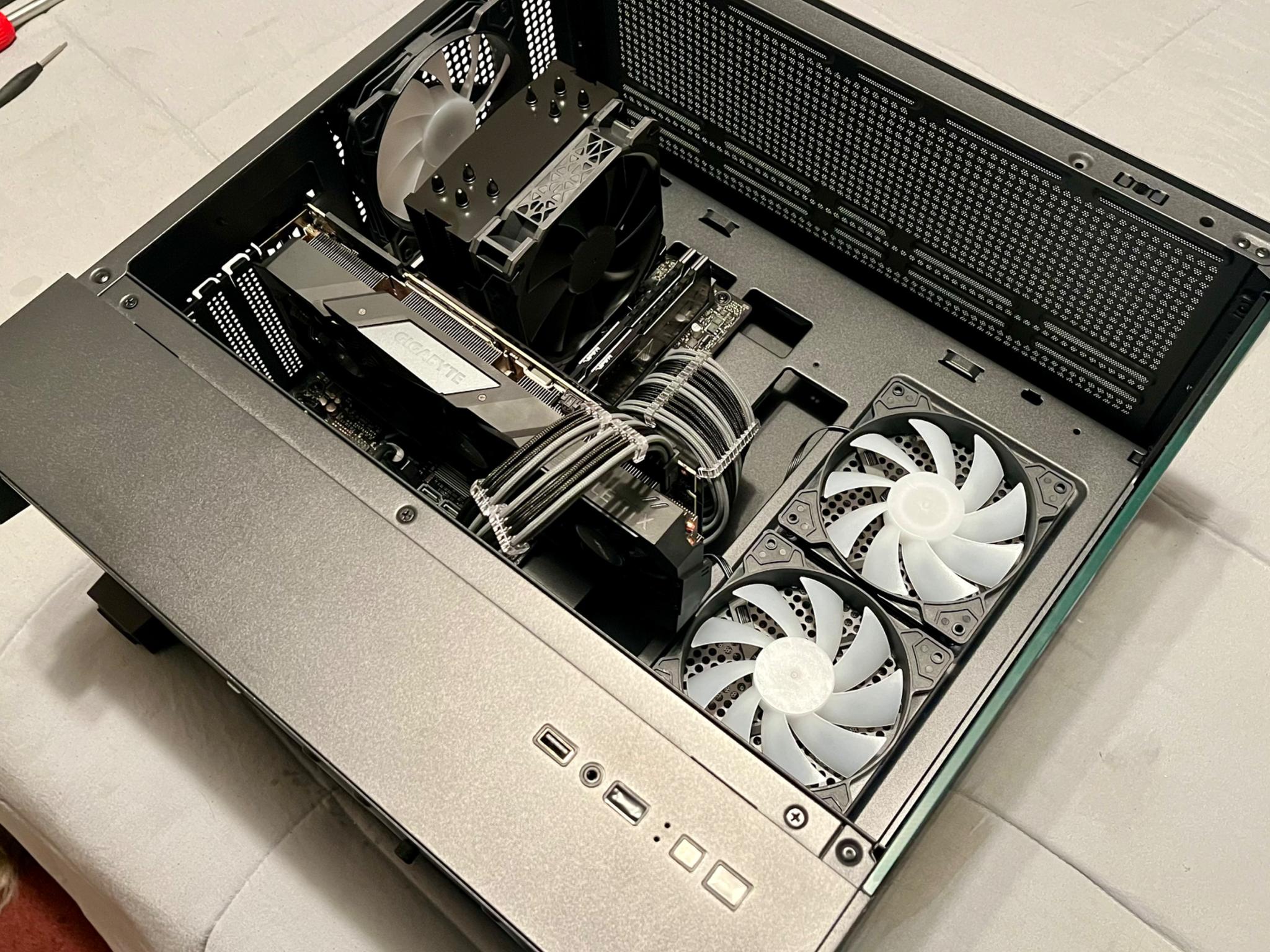 Mid Range Gaming PC |RTX 2080 // i7 9700K // 1TB NVME SSD|