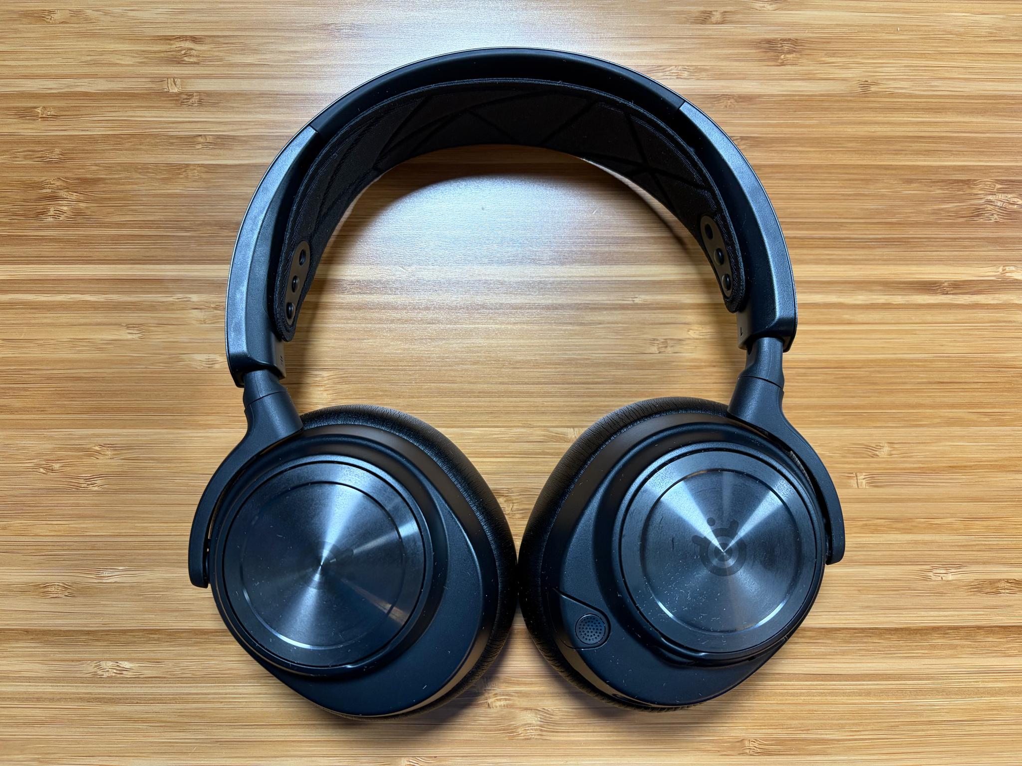 SteelSeries Arctis Nova Pro Multi-System Gaming Headset