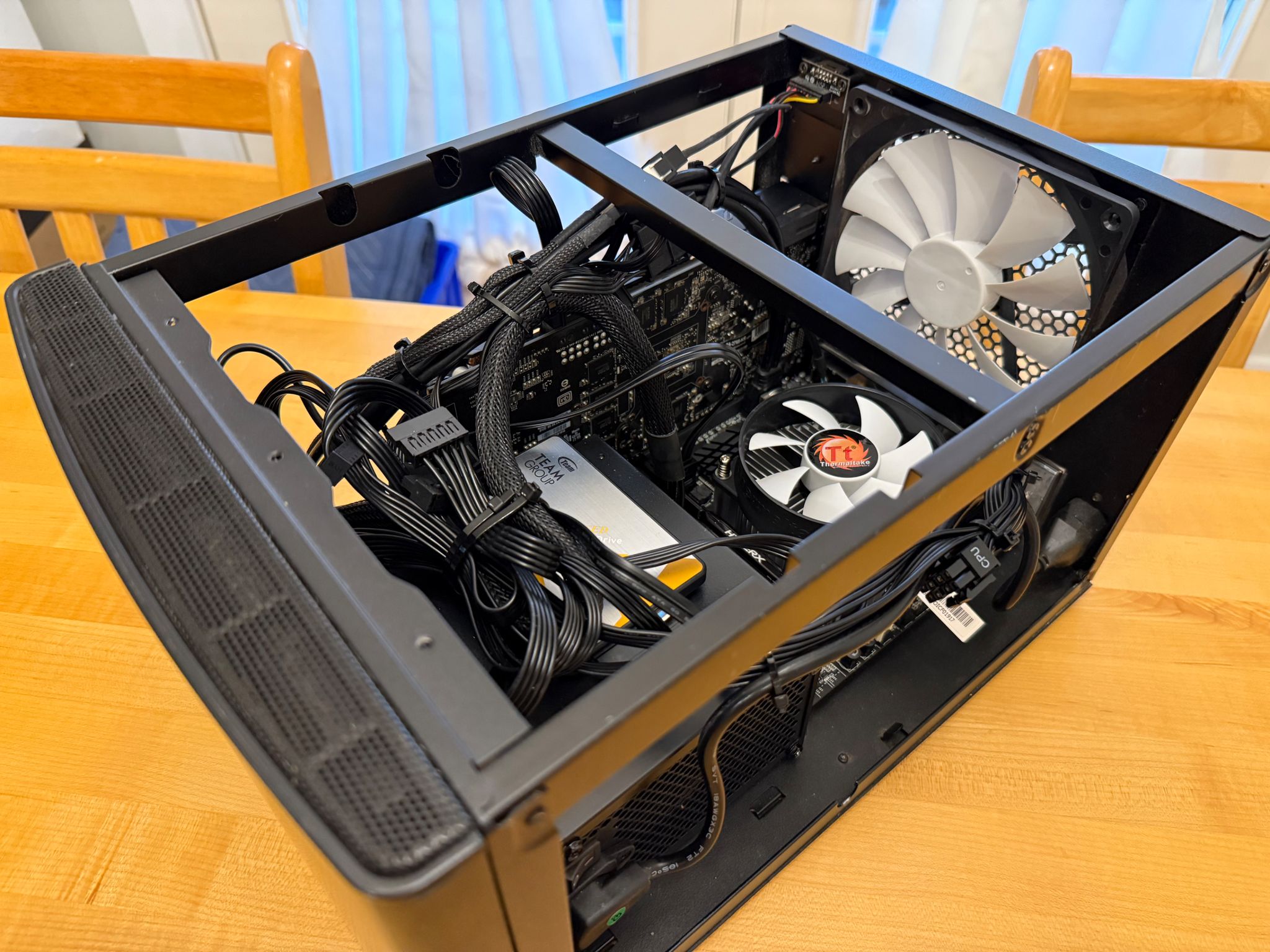 🦍| GTX 760, 4790k, 16gb DDR3, 512gb SSD, WiFi Equipped ITX Gaming PC!