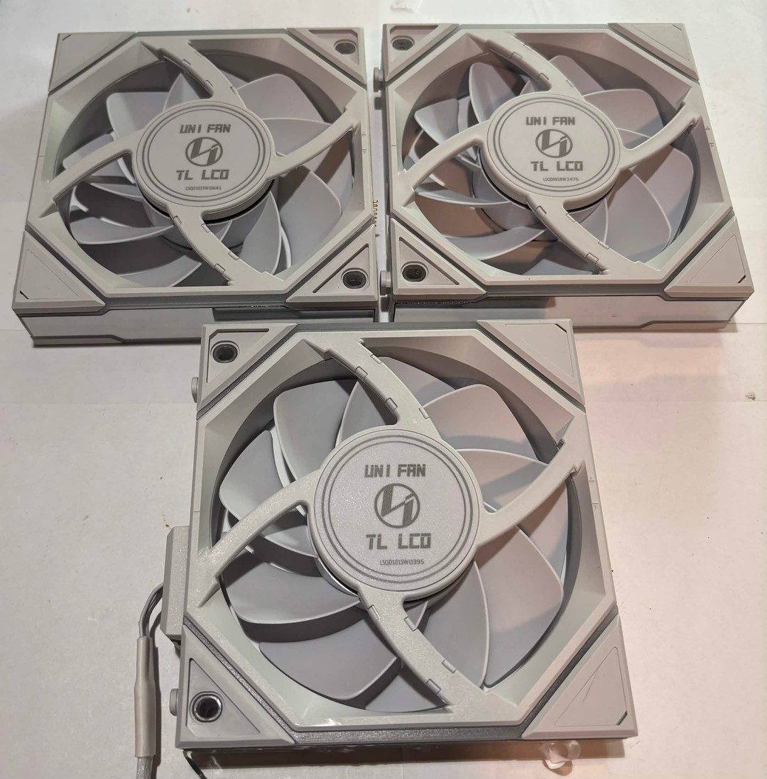 Lian Li UNI FAN TL 120 ホワイト 3個セット Lian Li UNI FAN TL LCD 120mm Fans - 3 Pack White | Jawa