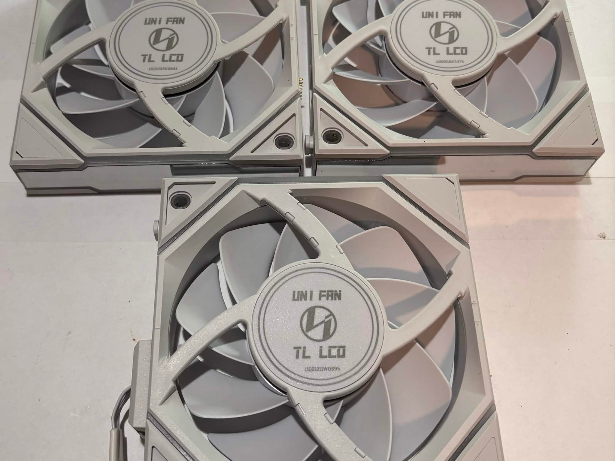 Lian Li UNI FAN TL LCD 120mm Fans - 3 Pack White