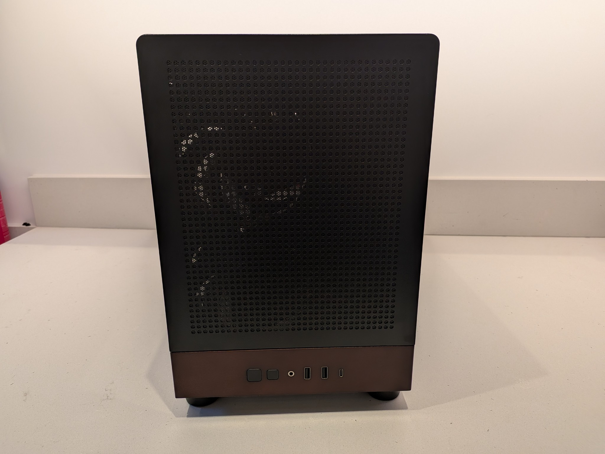1440p Vision - RTX 5070, Ryzen 7 7700X, 32 GB DDR5 RAM, 2 TB Gen 4 SSD, Liquid Cooled, RGB