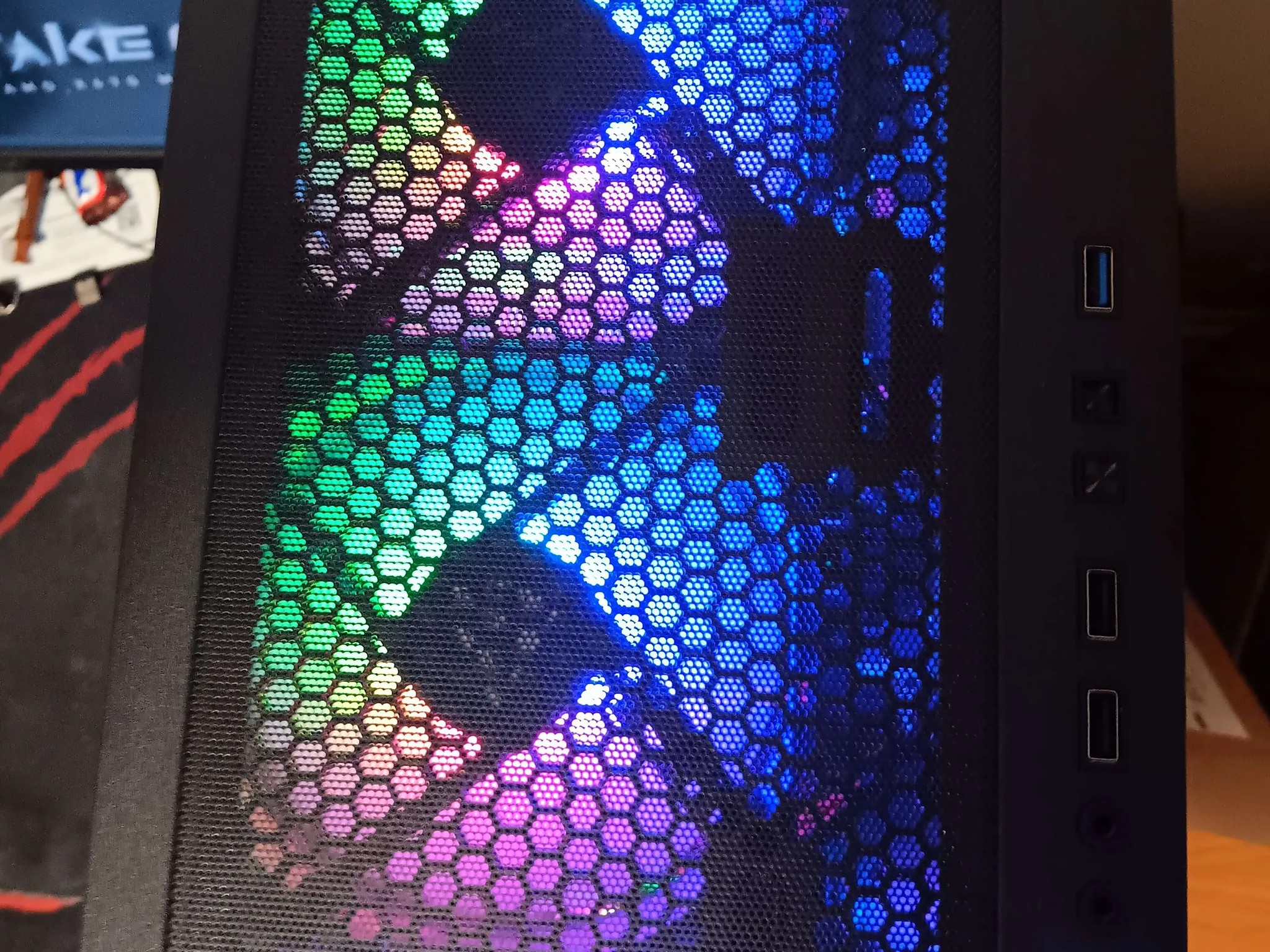 | Black RGB GAMING PC | Ryzen 5 2600x|RedDragon Vega56(UV'd & OC'd)|16gb DDR4 RAM|500g SSD Storage