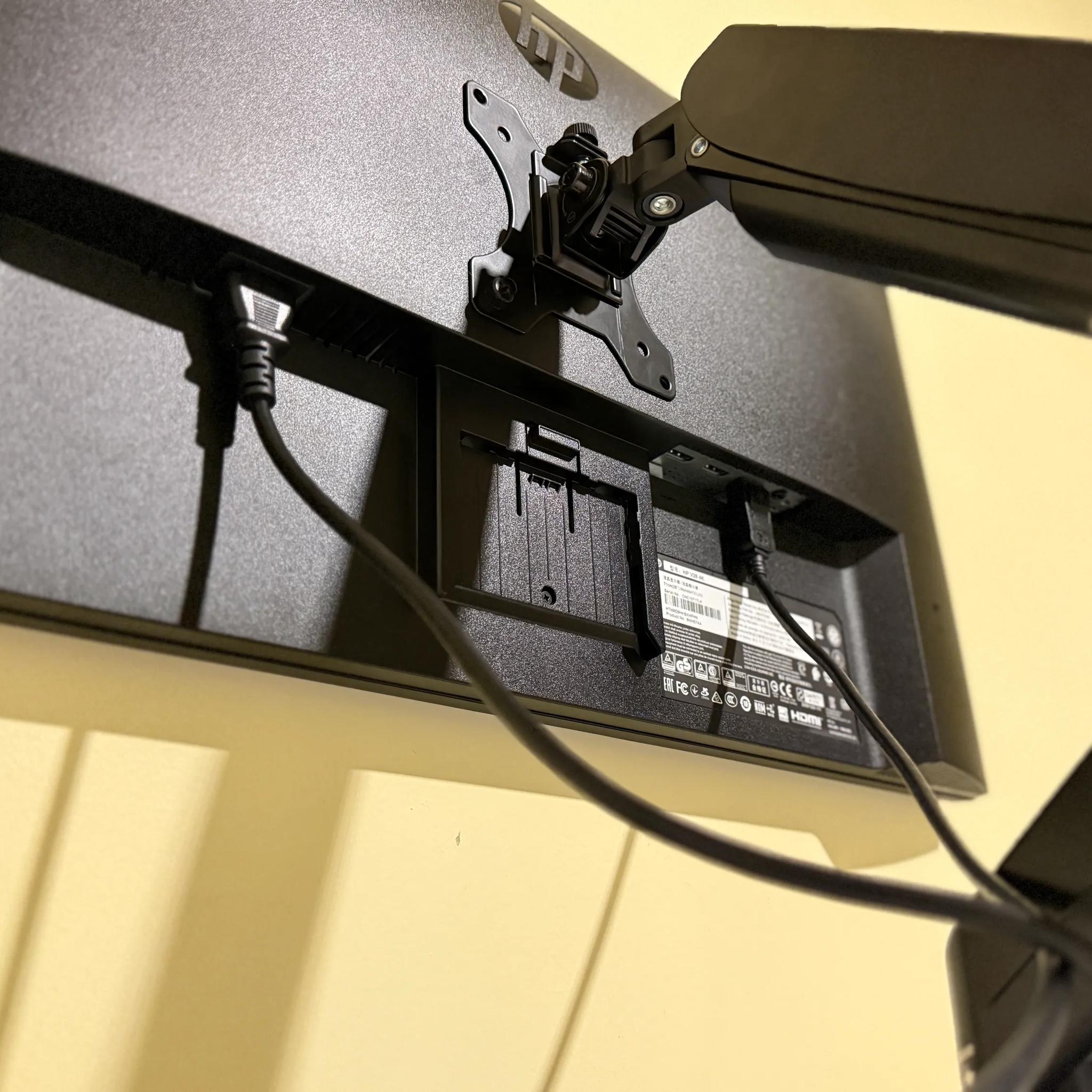 🖥️ HP V28 4K Monitor  – 4K UHD | 60 Hz | 1 ms Response | AMD FreeSync | TN Panel | Like New