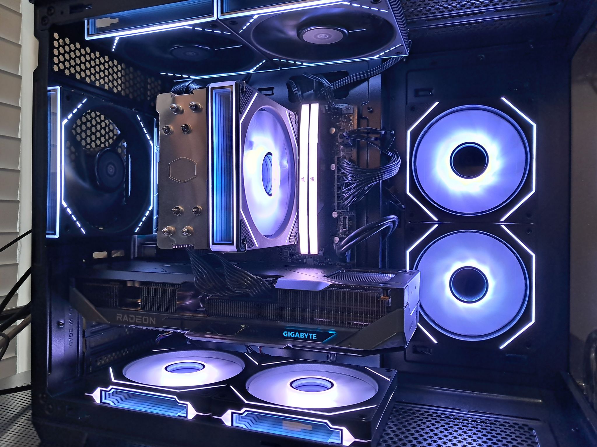 ⬛🔴Custom 1440p Gaming PC🔴⬛RX 9070 GRE | Ryzen 5 7500F | 16GB DDR5 | 1TB SSD