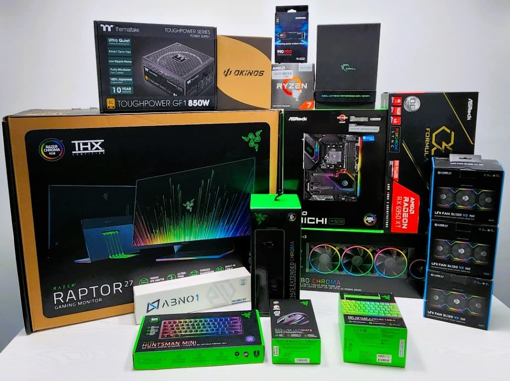 Limited Edition ALL RAZER/Lian Li Powerhouse PC!!!  5800X3D - 6950XT - 32GB - 2TB