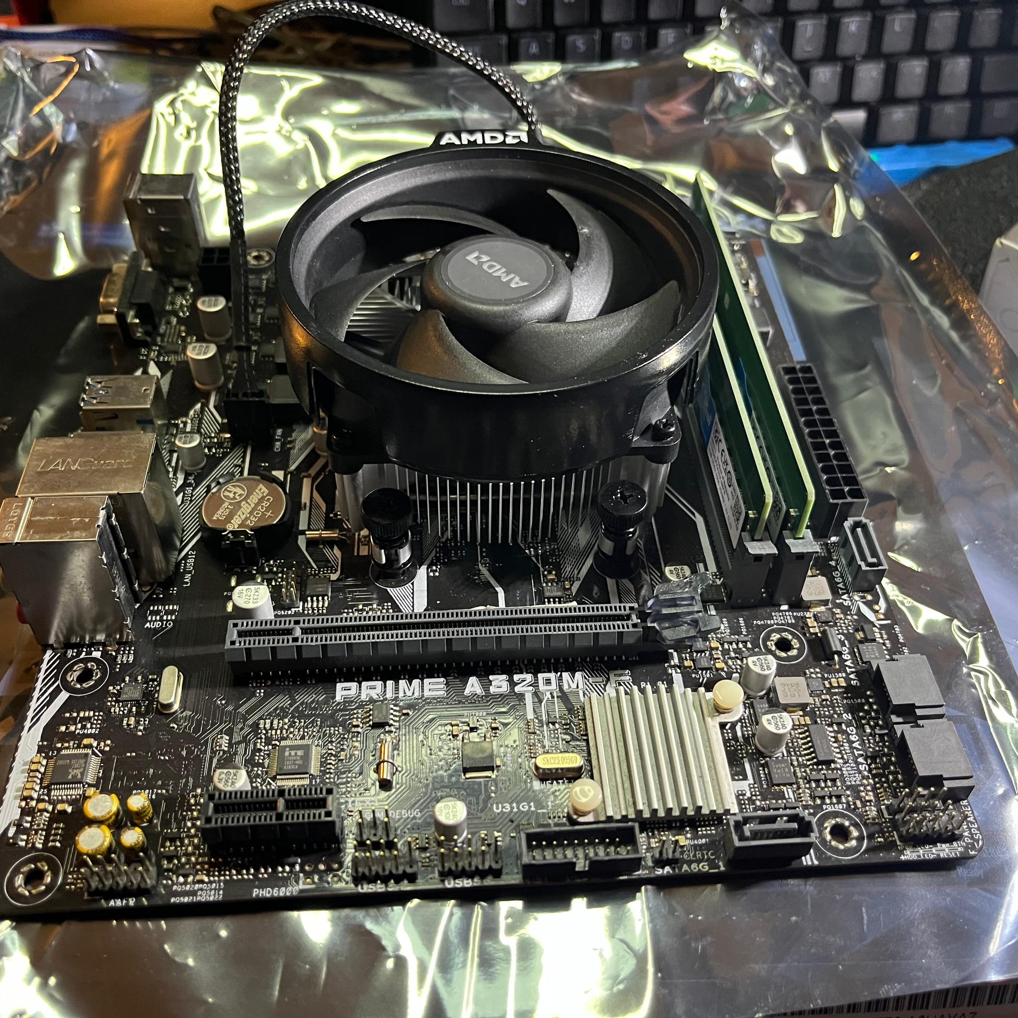 Asus prime A320m-f with a Ryzen 3 2200G and Ram