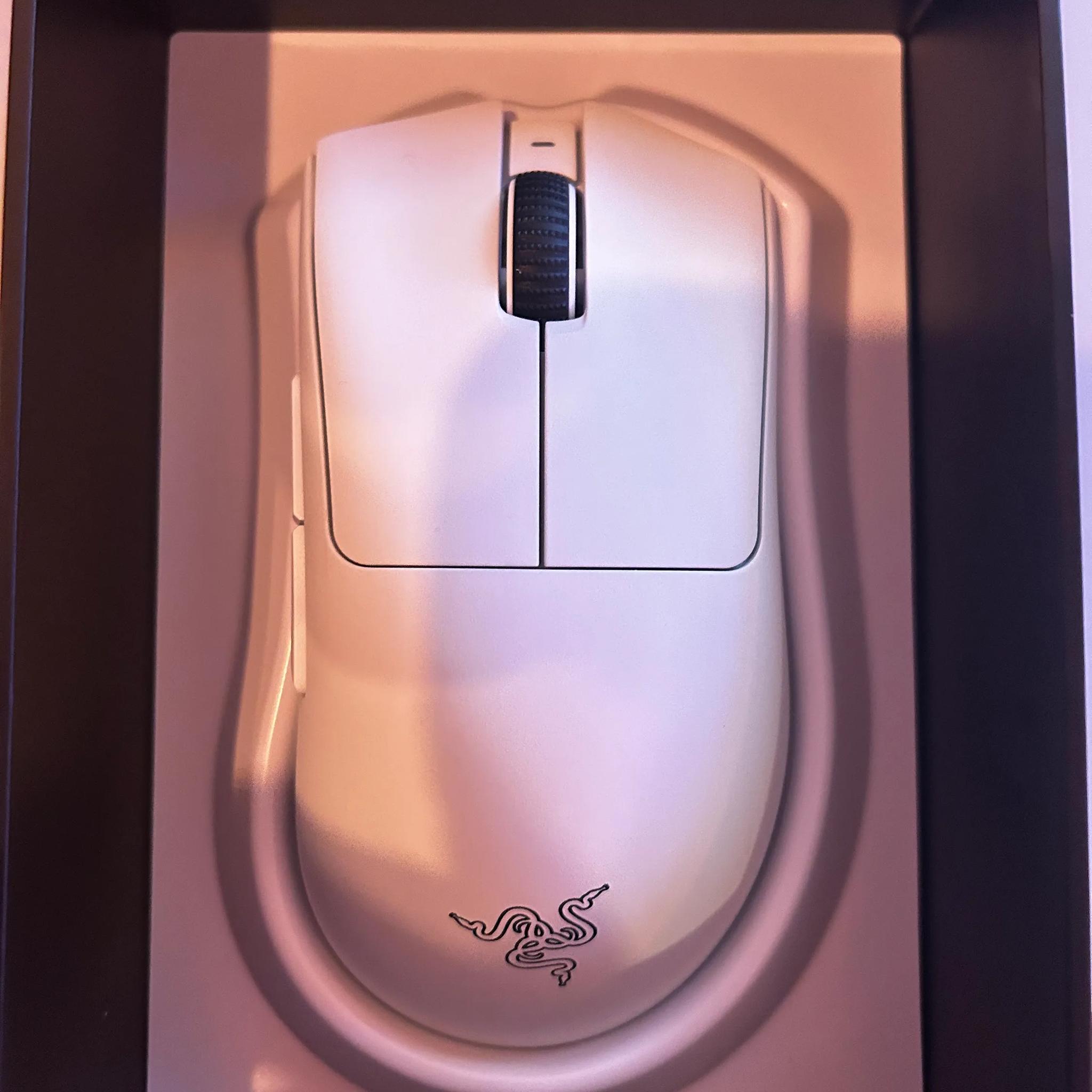 Razer Deathadder V3 Pro - Less than 1 hour of use 