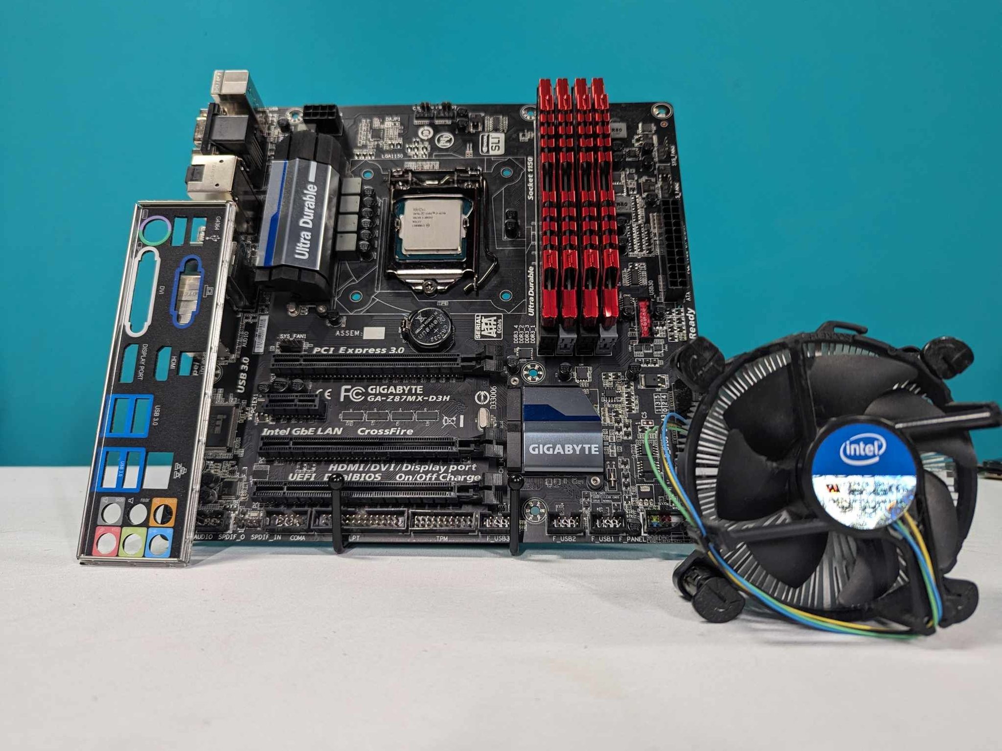 Gigabyte Z87 Motherboard Kit. Fully populated with i7-4770 and 16gb ram. Has Cooler! Free Ship!