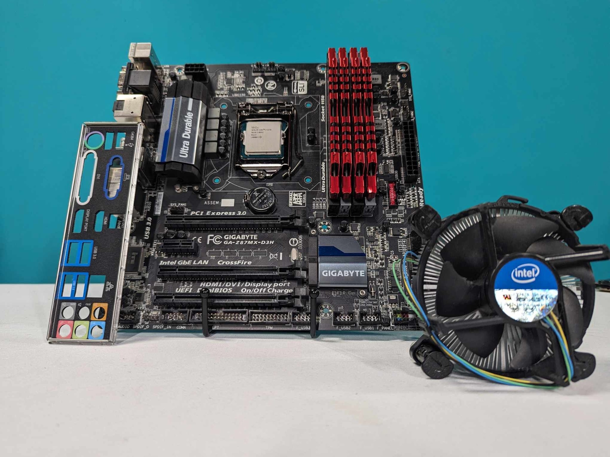 Gigabyte Z87 Motherboard Kit. Fully populated with i7-4770 and 16gb ram. Has Cooler! Free Ship!