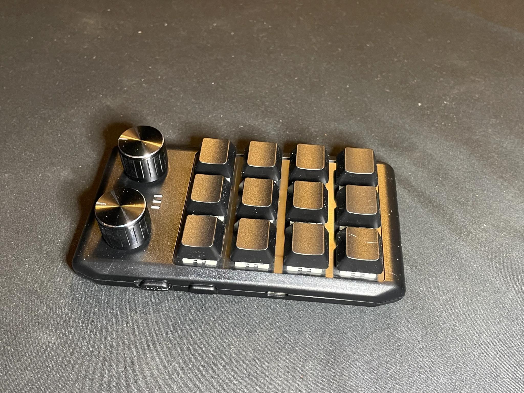 Wireless RGB Bluetooth Macropad With Red Switches