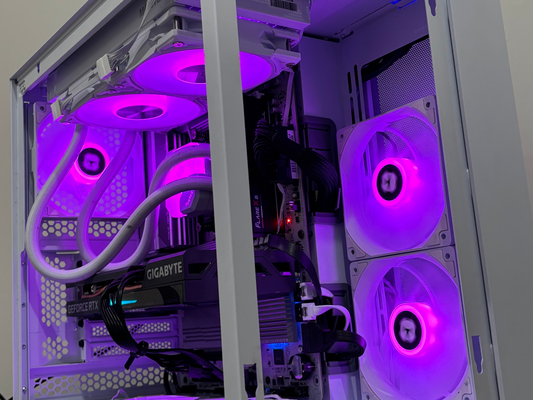 🤍 WHITE AM5 GAMING PC | Ryzen 7 9700X | RTX 3060 12GB | 32GB DDR5