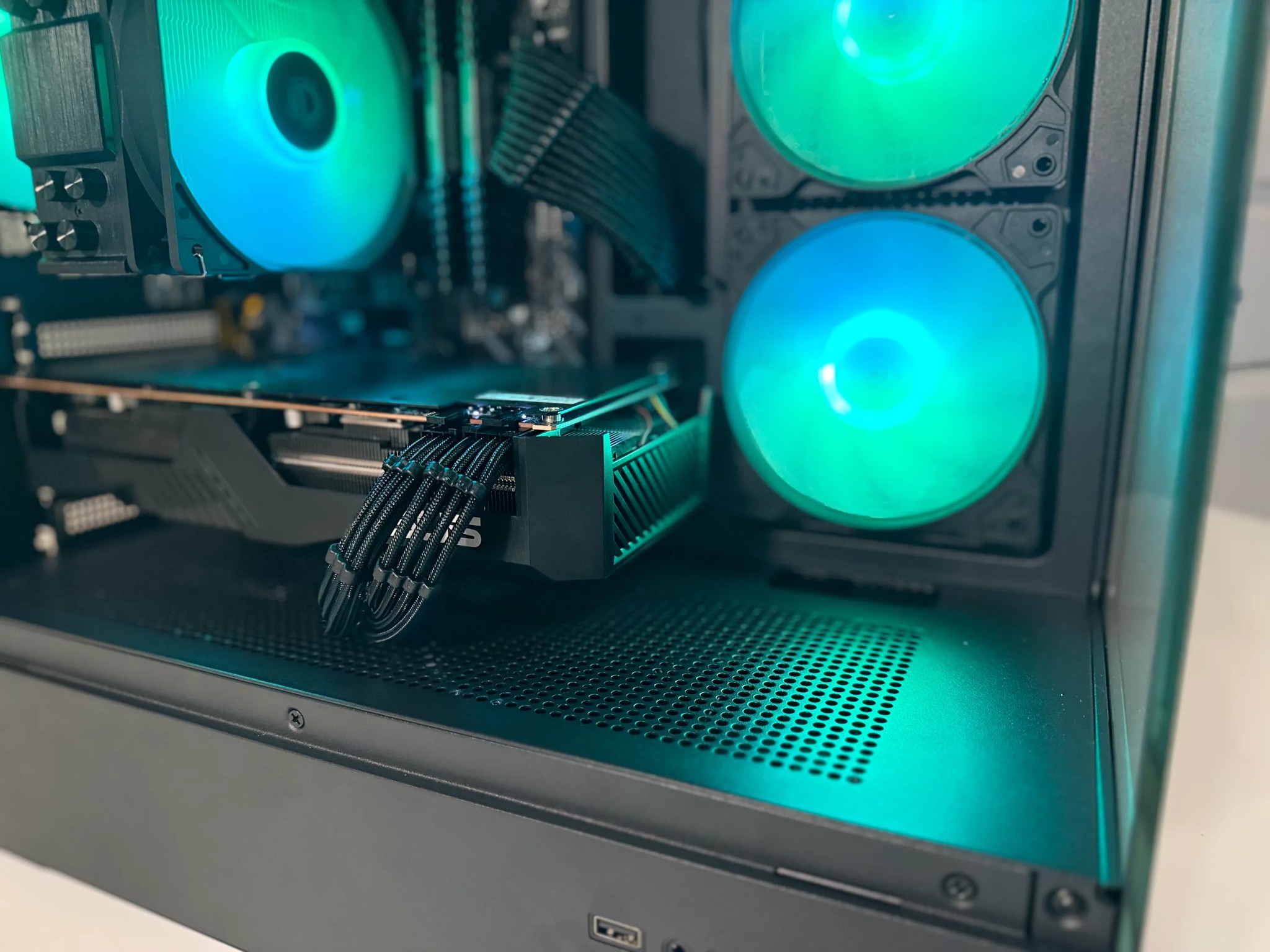 Great Starter 1080p Gaming/Streaming PC | RX 5700 XT | Ryzen 5 3600x | 16gb RAM | 1 TB SSD | Win 11