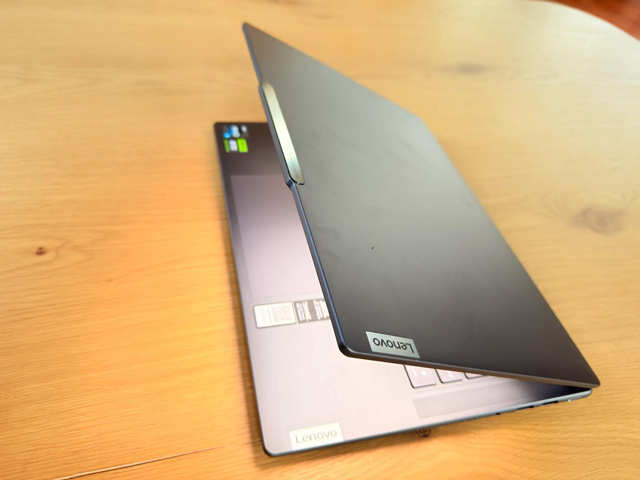 LIKE NEW! Lenovo Slim Pro 9i 14"