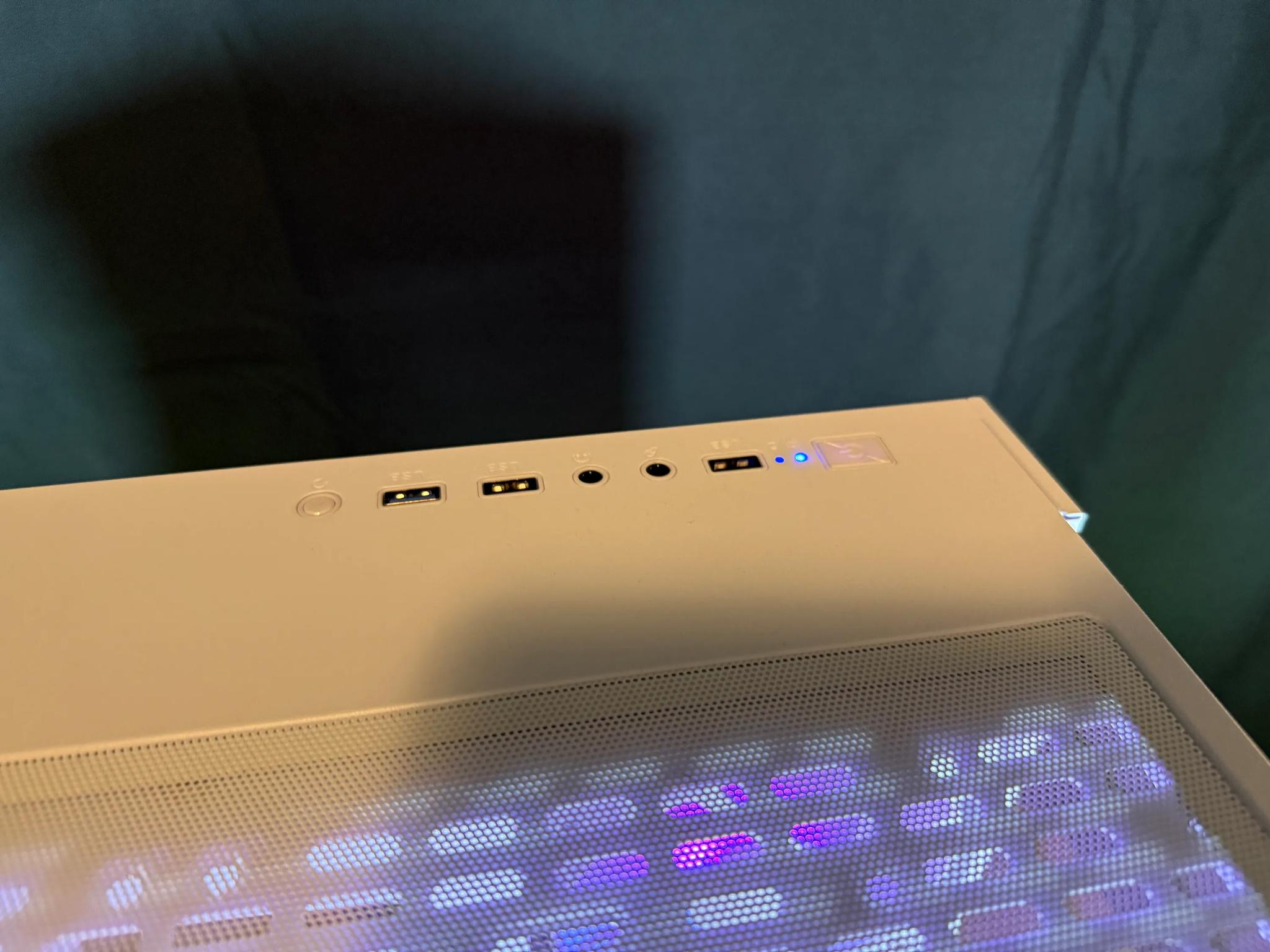 🧊Custom Built White RGB Gaming PC🧊| GTX 1080, Ryzen 5 | Windows 11 | Fortnite, CoD 6, GTA V, more!