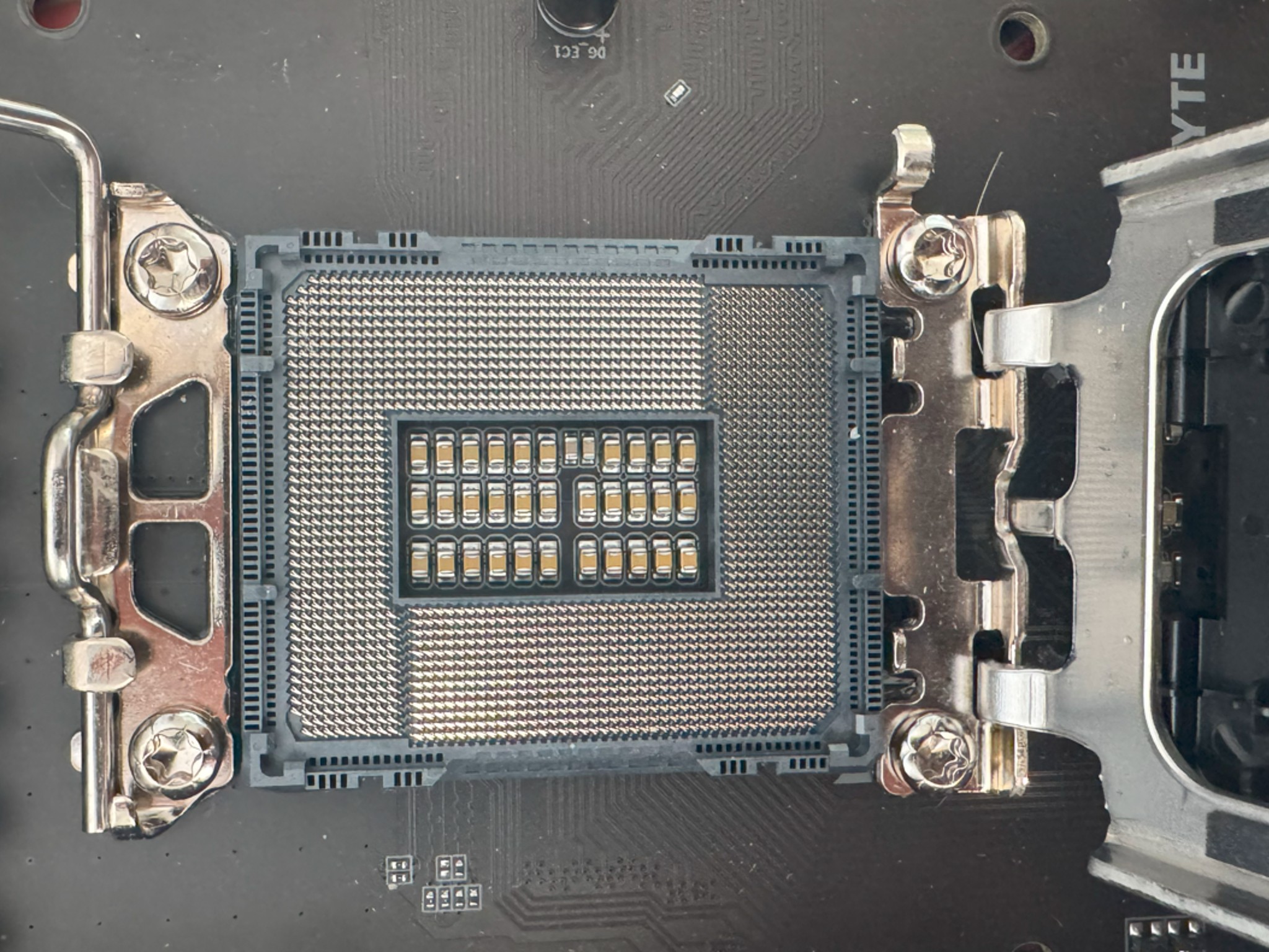 Gigabyte Z690 Aorus Elite AX