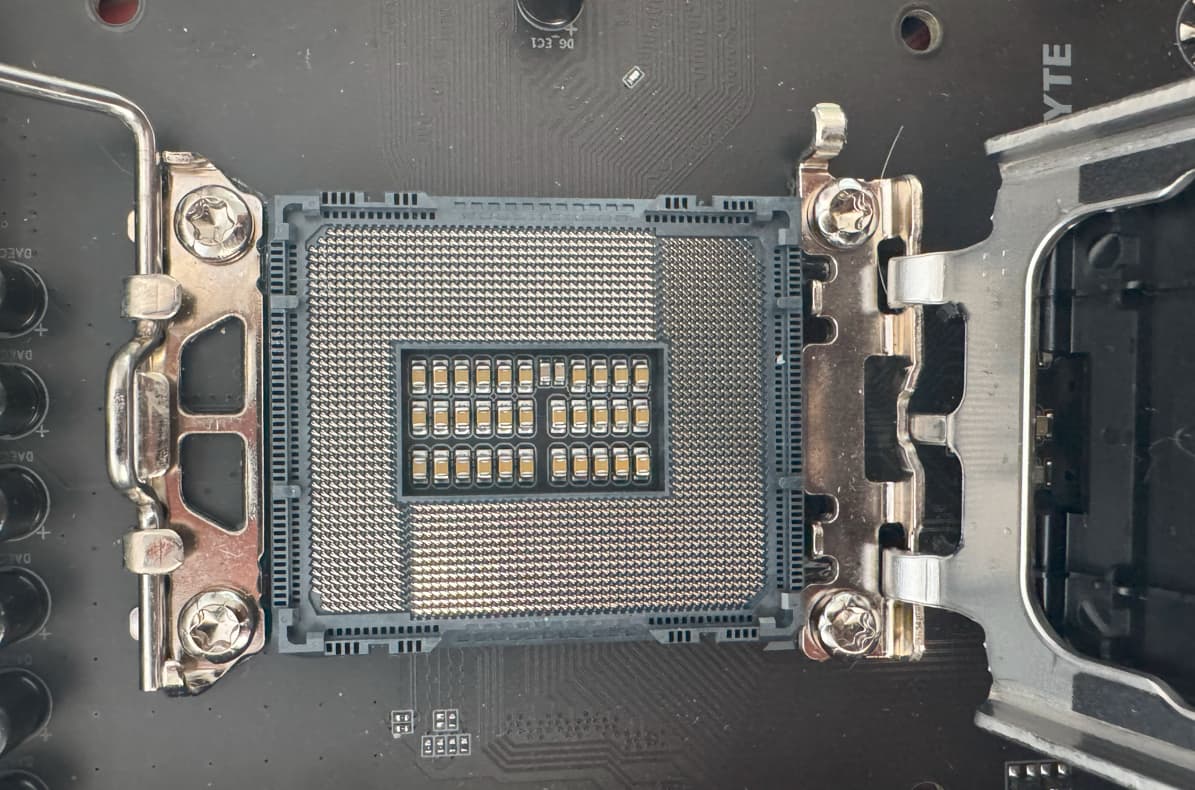 Gigabyte Z690 Aorus Elite AX