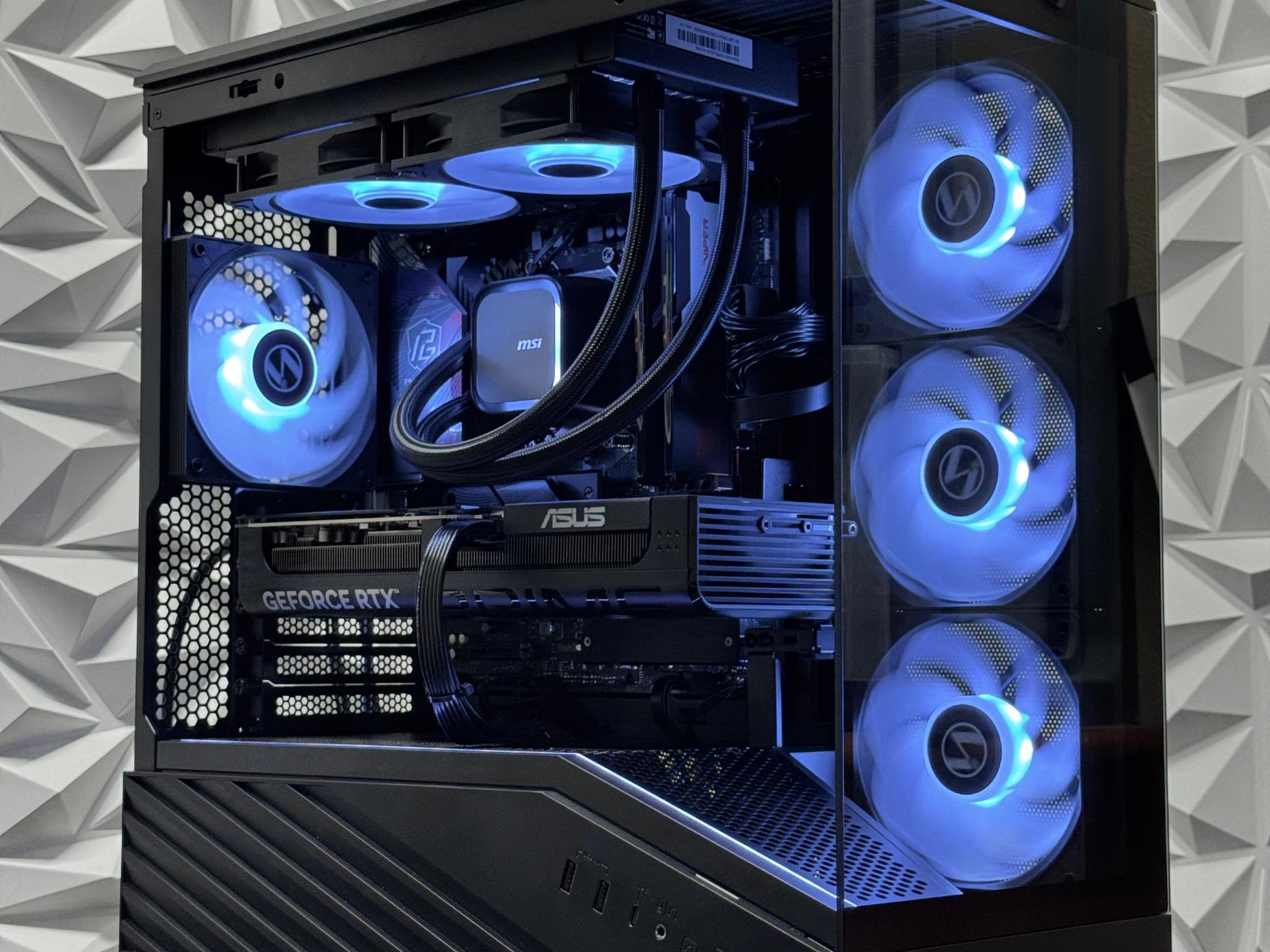 RTX 5070 / Ryzen 7 7700x / 32GB 6000MHz CL30 / 1TB storage / B850M / Windows 11 Pro