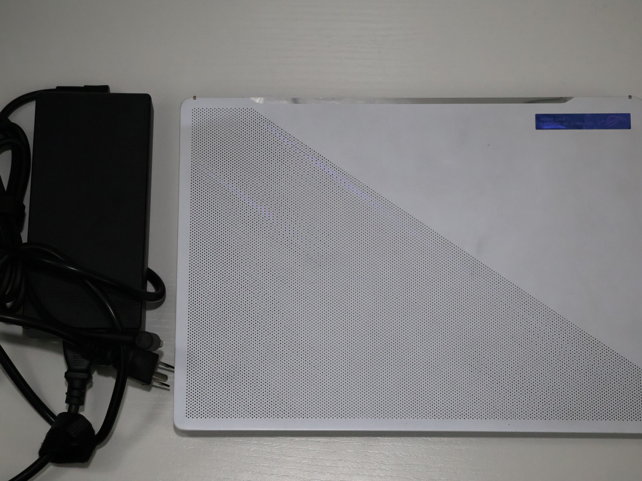 ASUS ROG Zephyrus G14 GA402RJ Ryzen 9 6900HS – For Parts or Repair