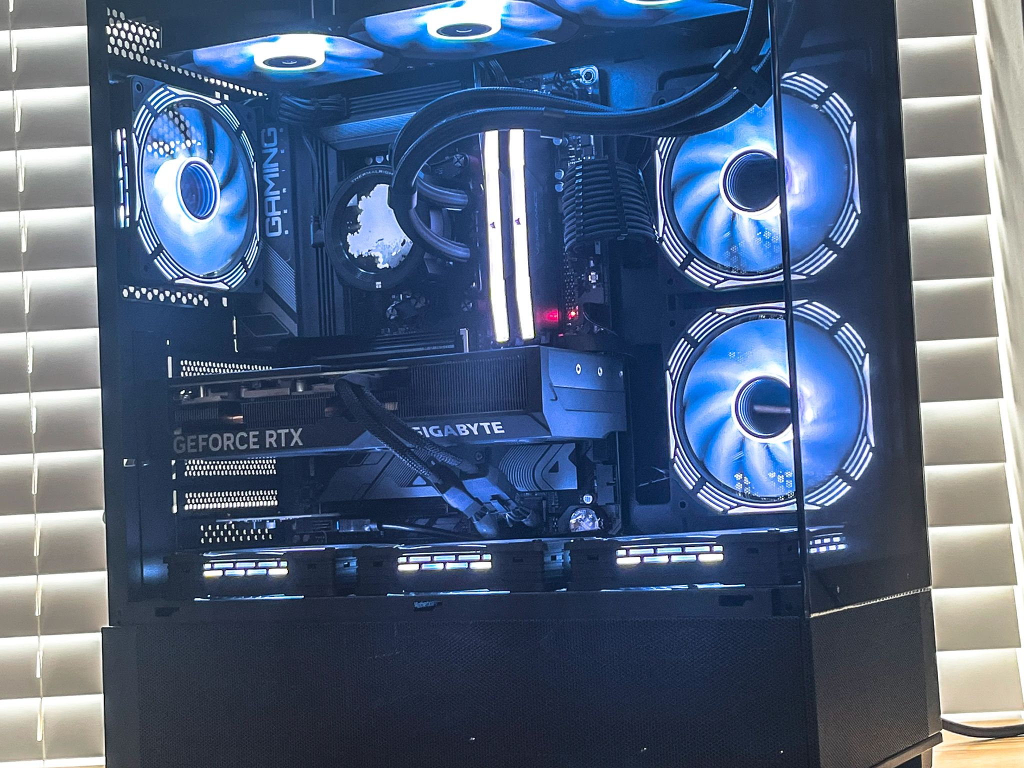 🖤Gaming PC | Ryzen 5 7600x | RTX 4070 SUPER | 32GB DDR5 | 2TB SSD🖤