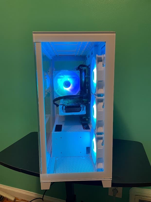 White GLASS Gaming PC| Intel i5 / Amd RX580 / 8GB / 500GB SSD Win 10 Pro WiFi